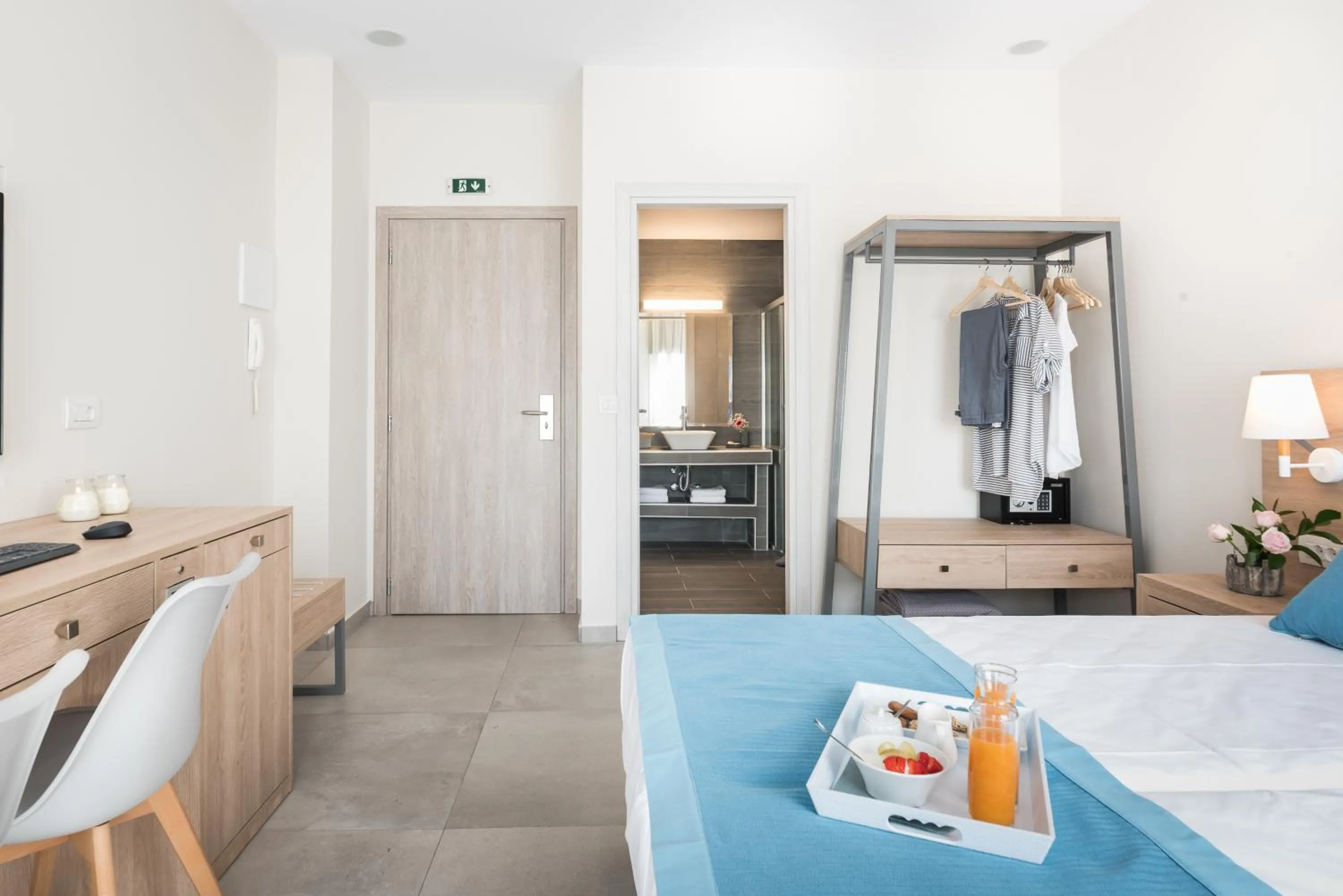 Other, Bed in Santorini Main Square