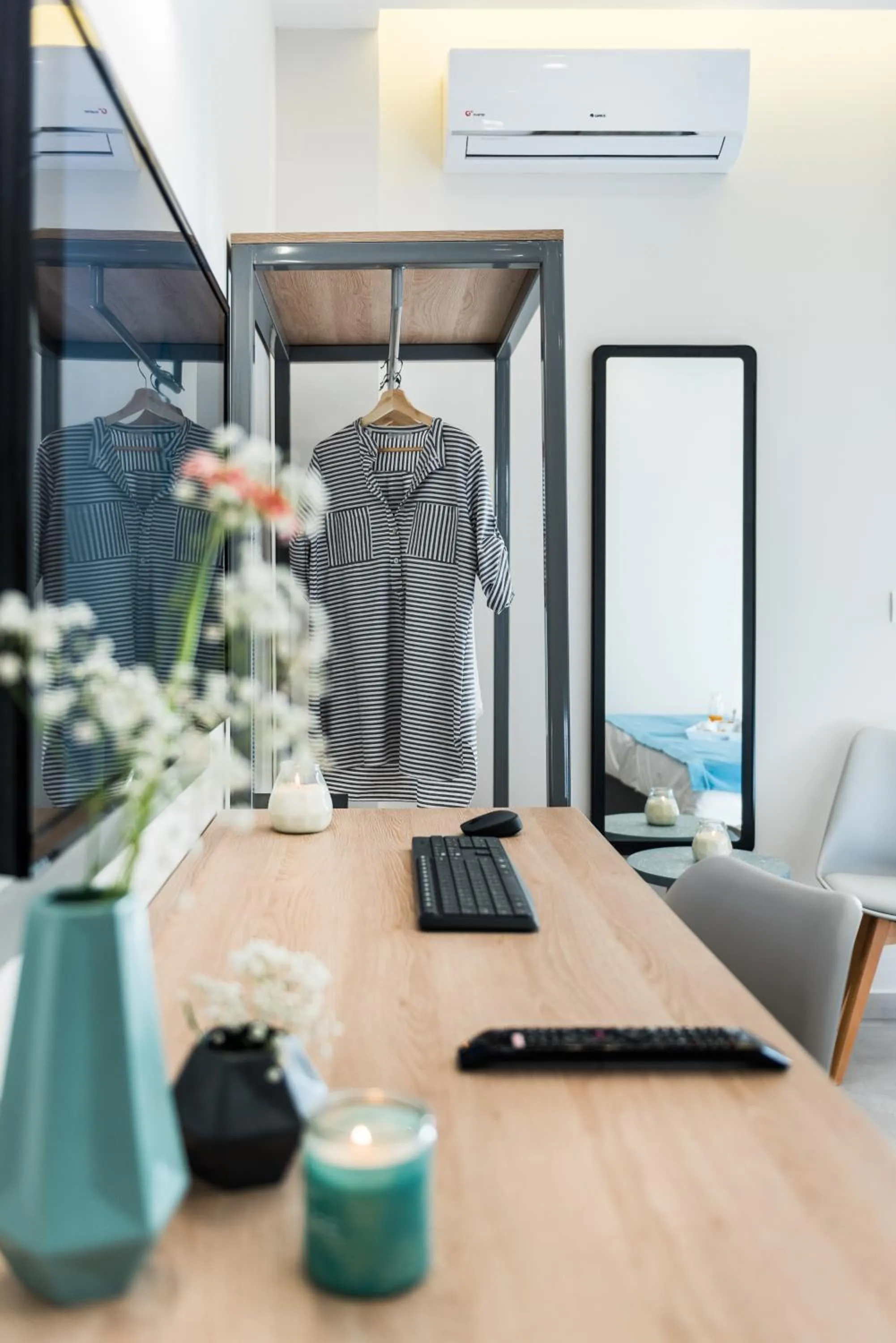 Time of day in Santorini Main Square