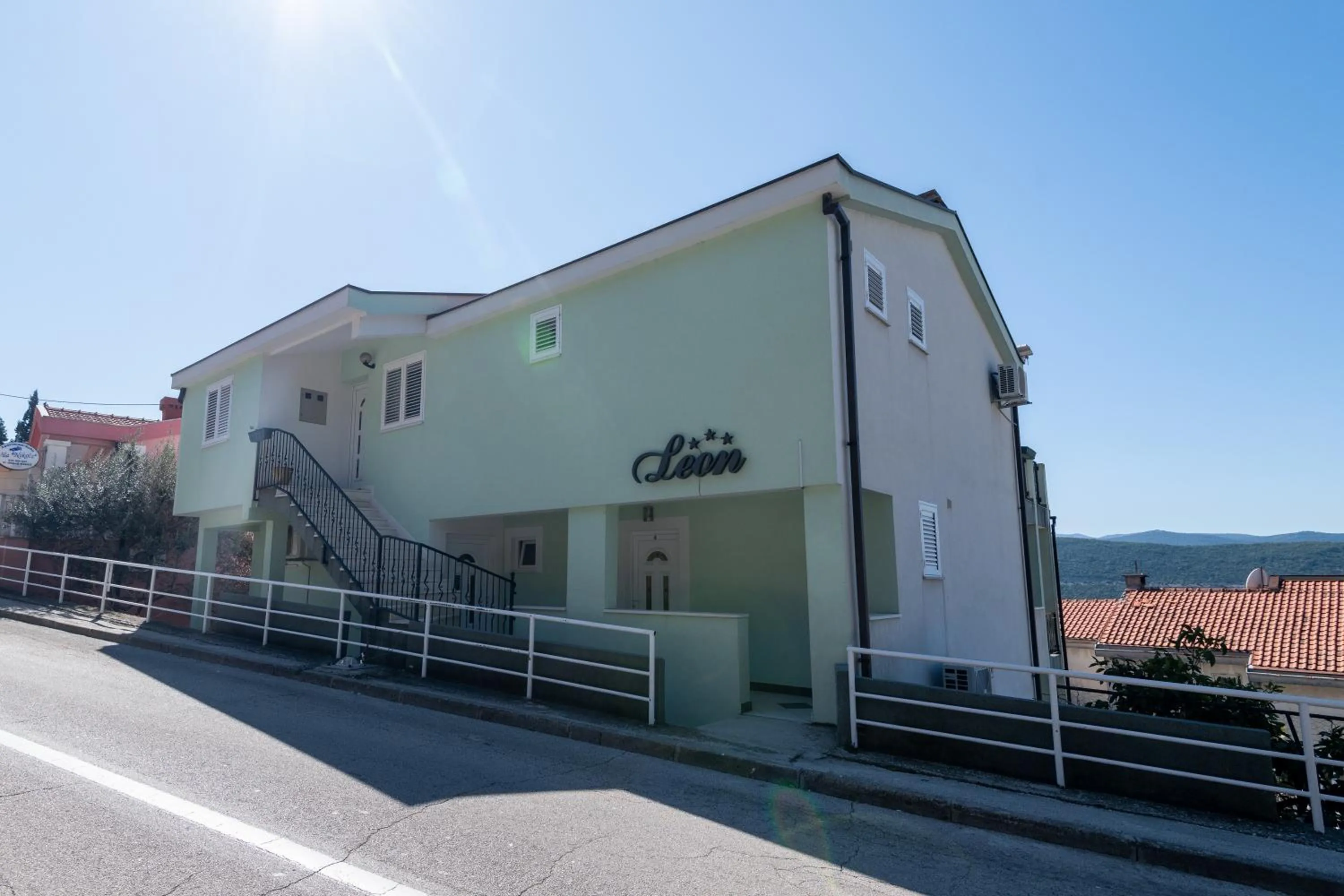 Apartments & rooms Leon