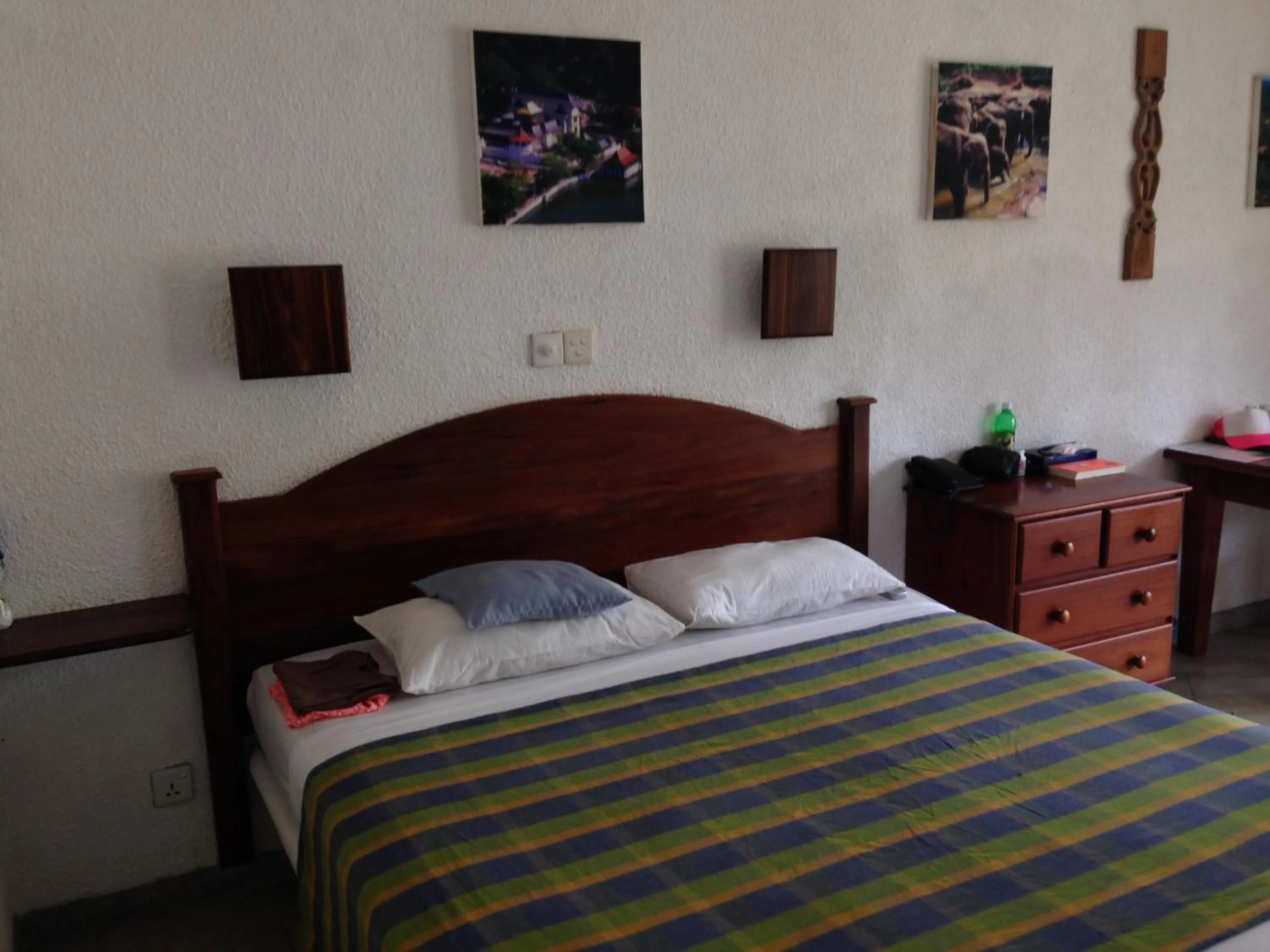 Bed in Wunderbar Beach Hotel