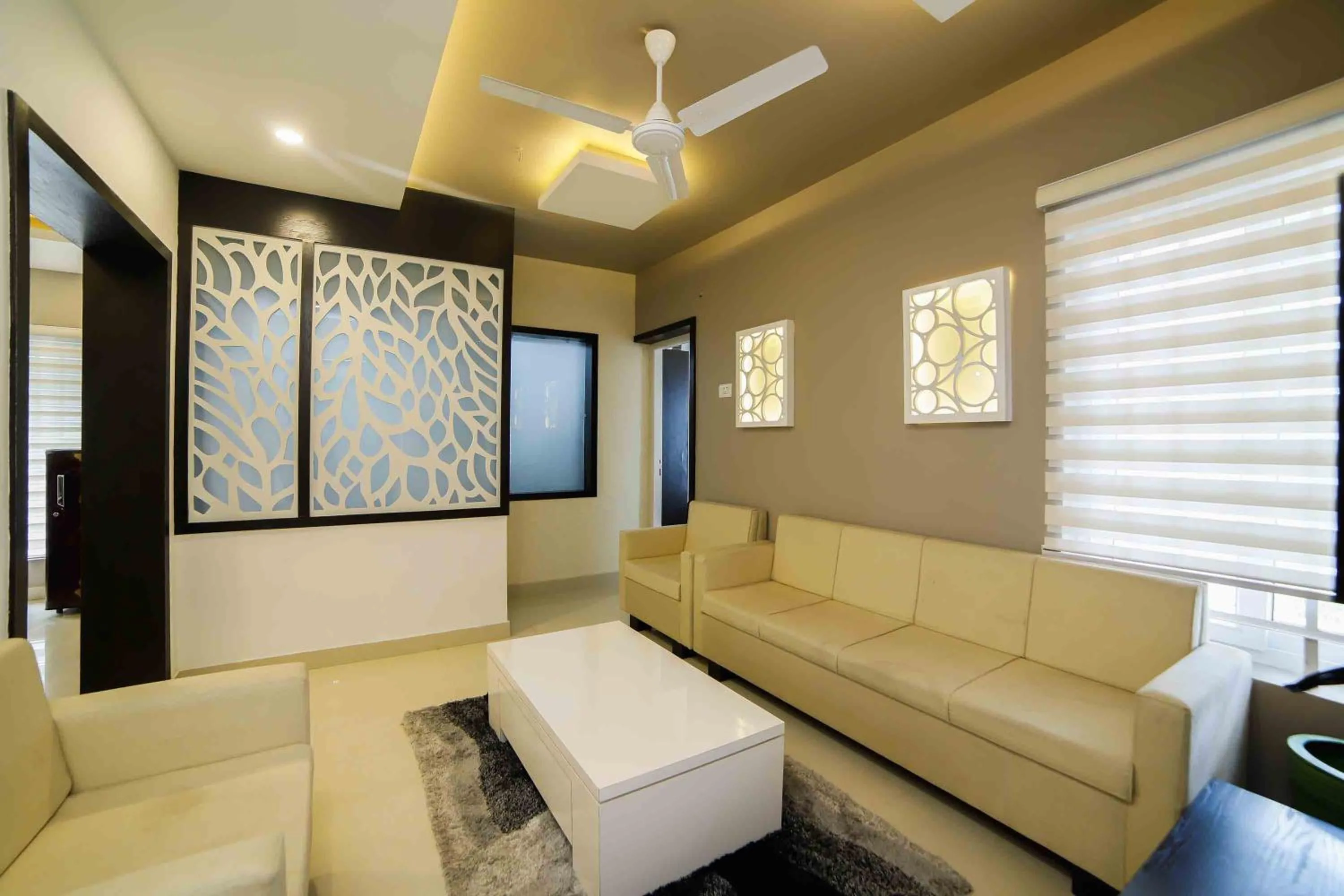 Living room in Daan Ambalath Maple Leaves