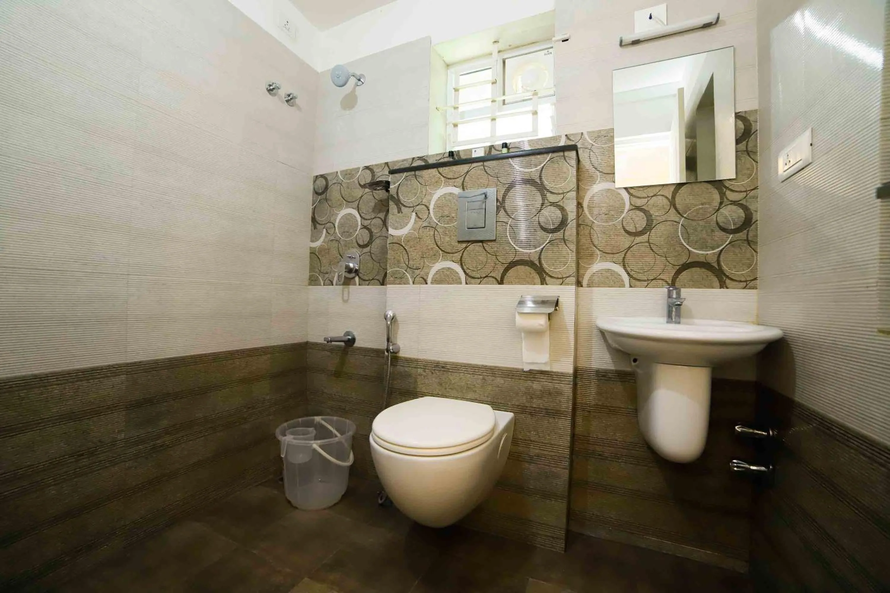 Bathroom in Daan Ambalath Maple Leaves