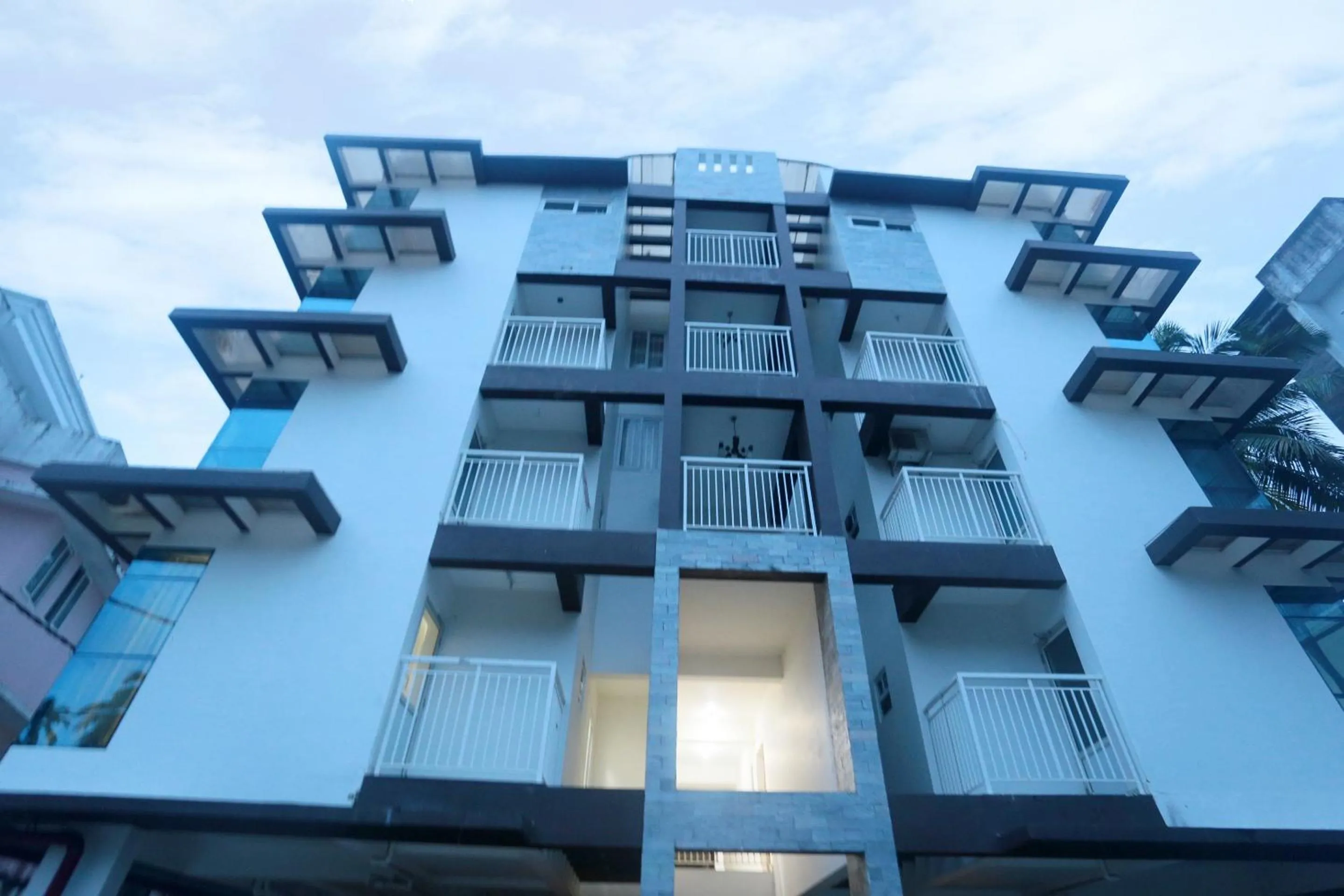 Facade/entrance in Daan Ambalath Maple Leaves