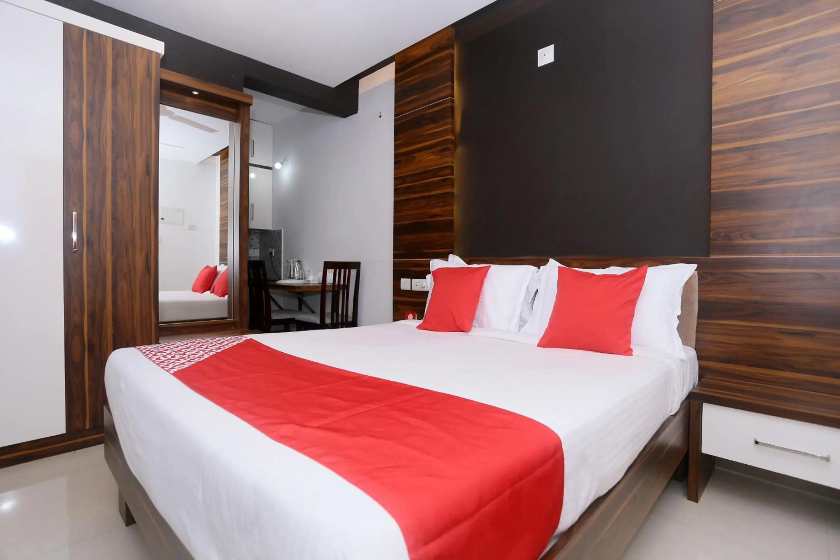 Bedroom, Bed in Daan Ambalath Maple Leaves