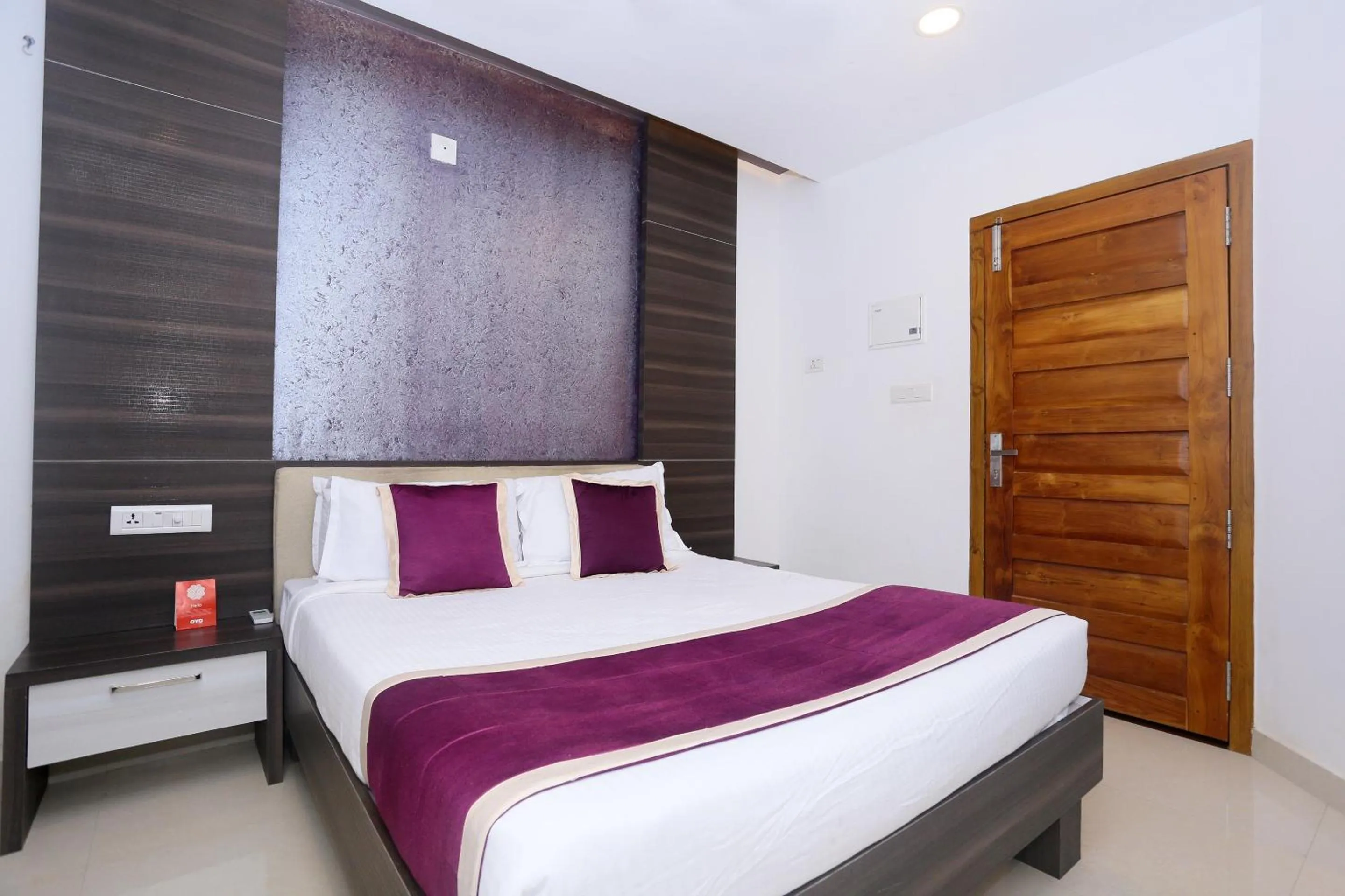 Bedroom, Bed in Daan Ambalath Maple Leaves