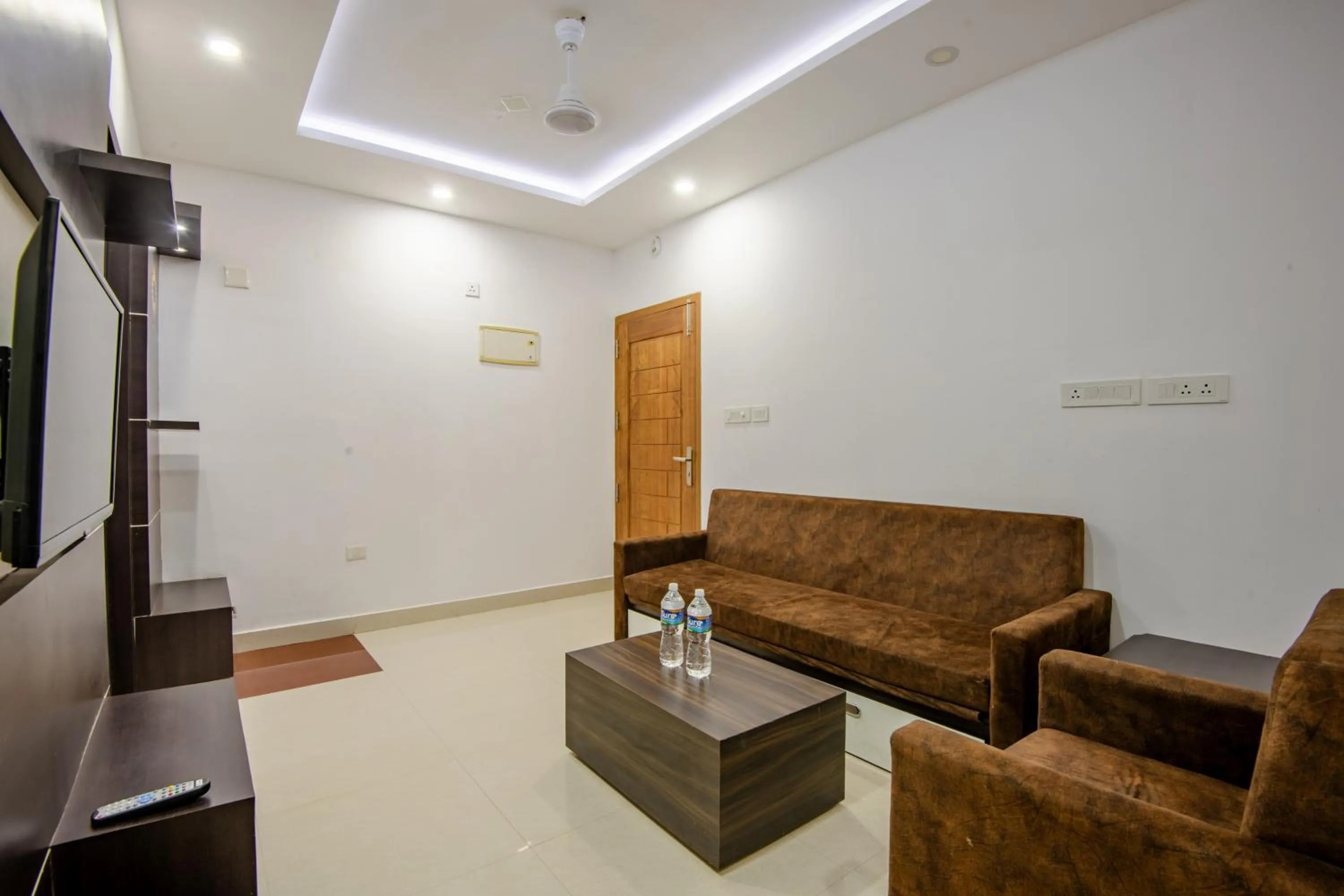 Daan Ambalath Maple Leaves