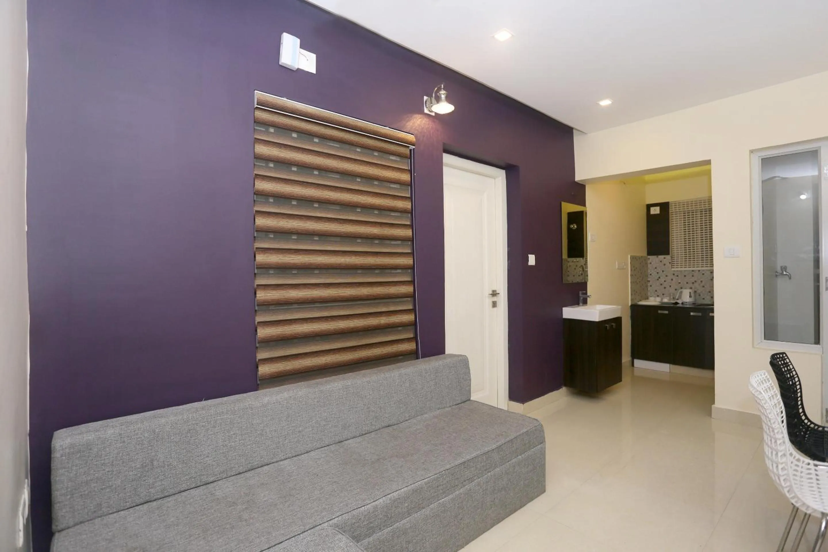 Bedroom in Daan Ambalath Maple Leaves