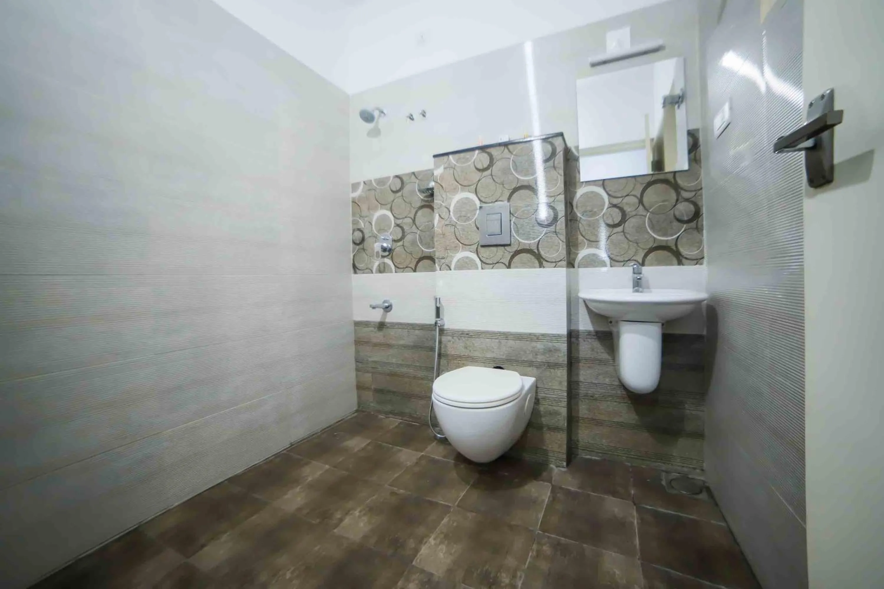 Bathroom in Daan Ambalath Maple Leaves