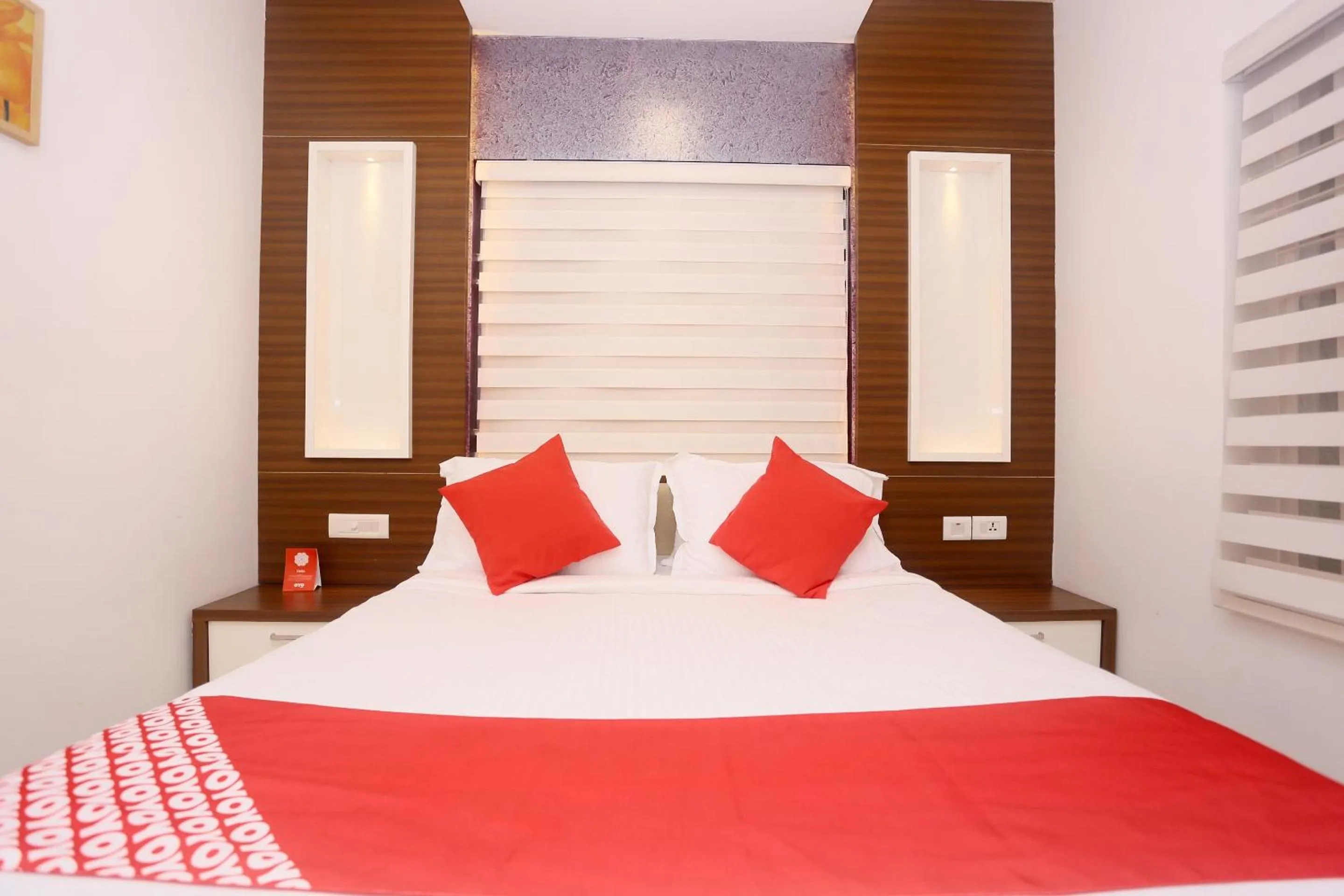 Bedroom, Bed in Daan Ambalath Maple Leaves