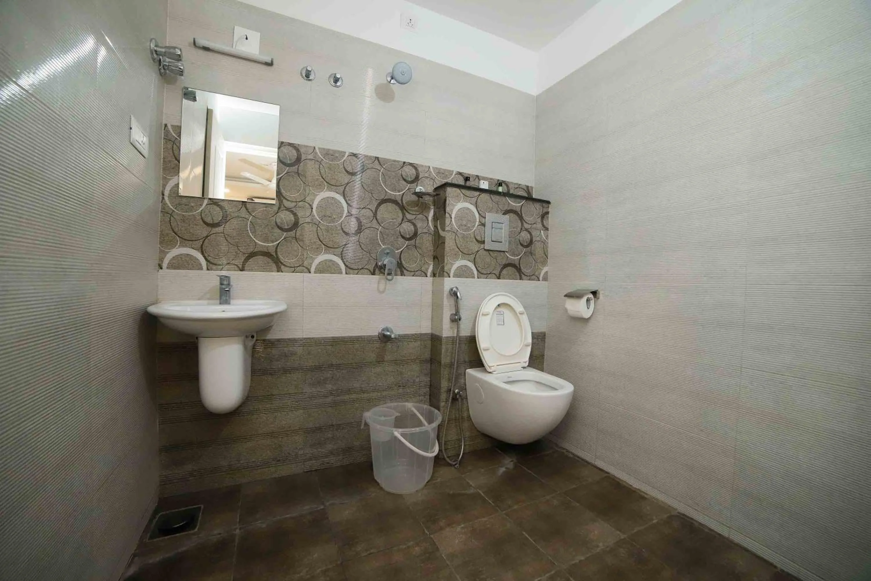 Bathroom in Daan Ambalath Maple Leaves