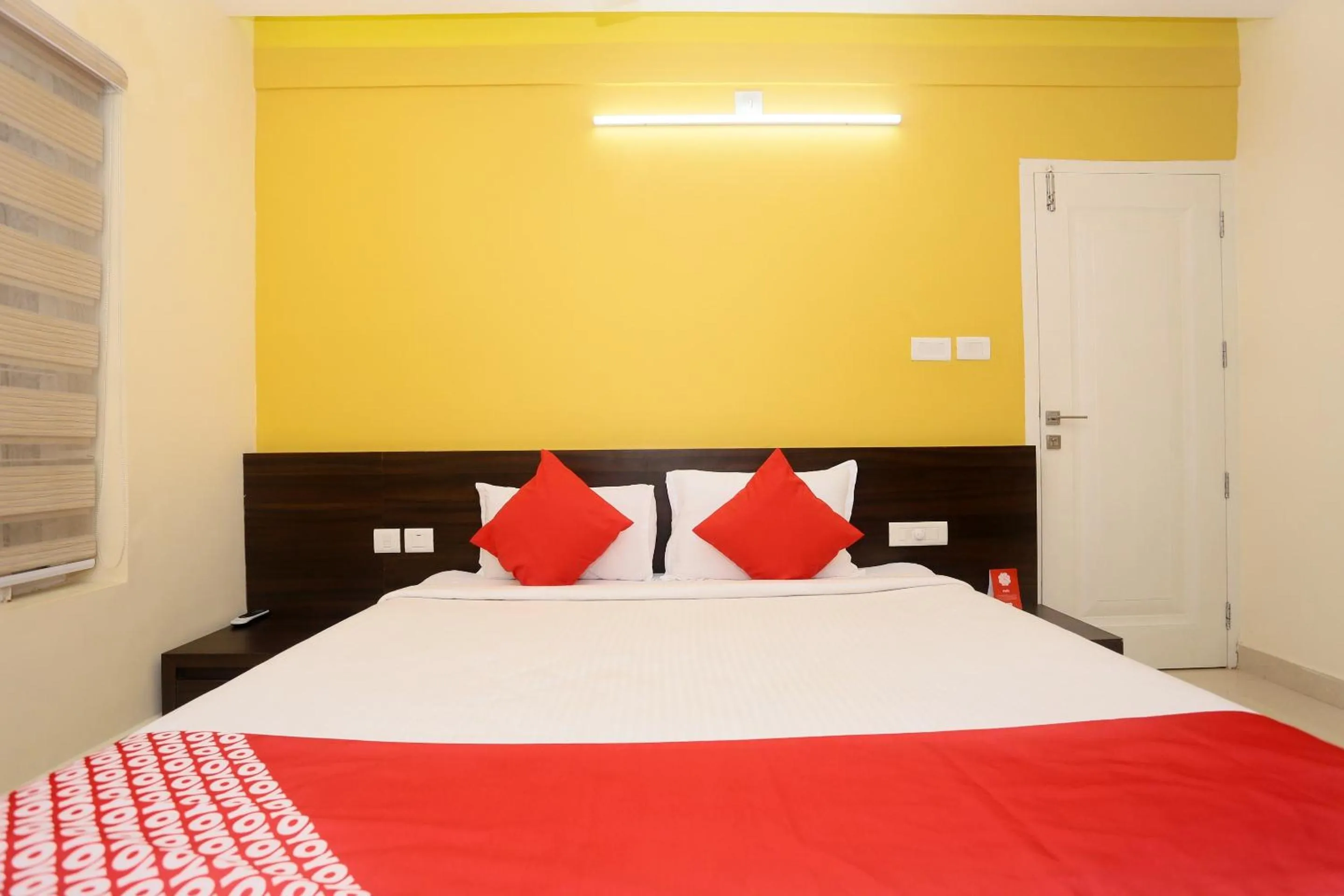 Bedroom, Bed in Daan Ambalath Maple Leaves