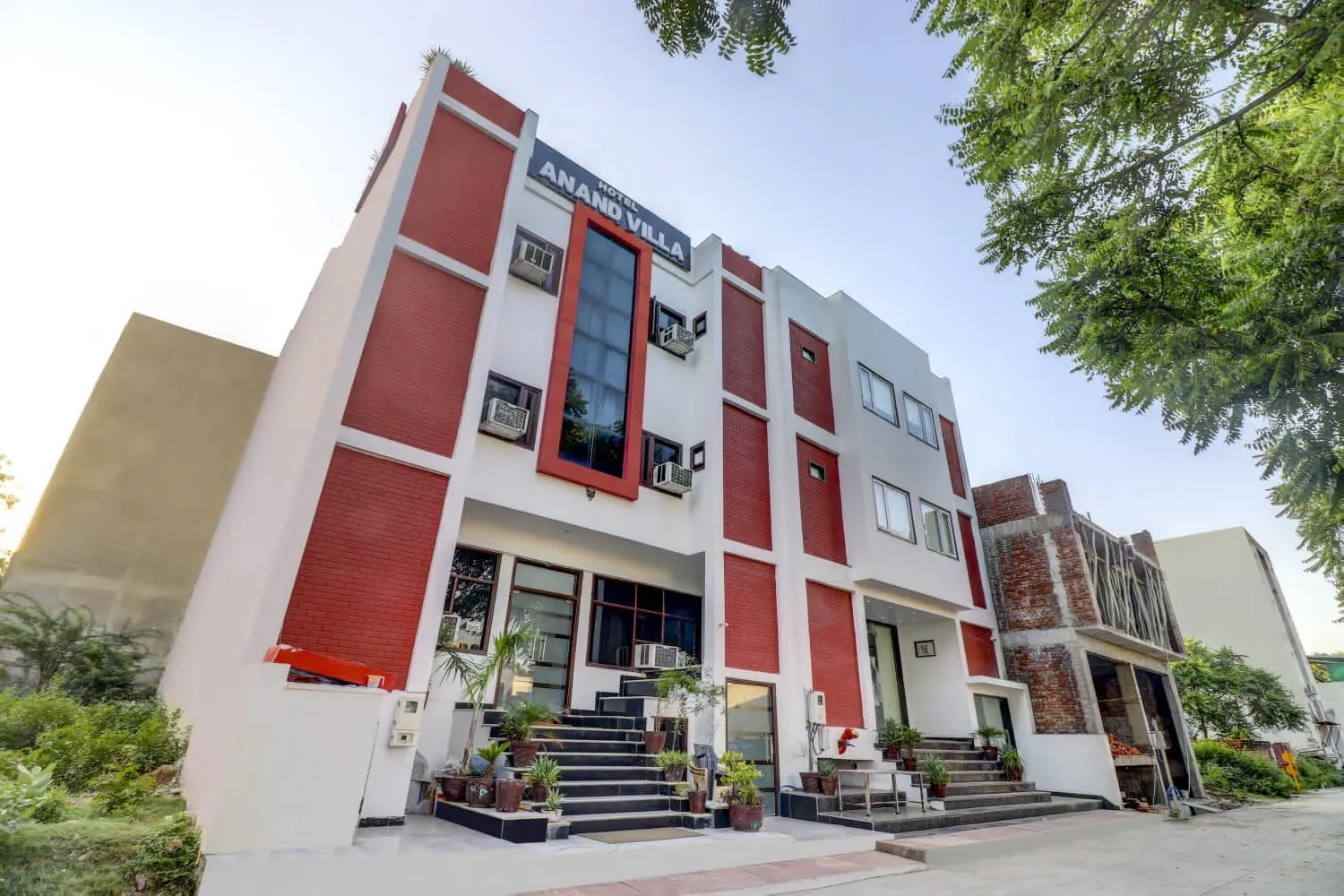 Property building in Hotel Anand Villa