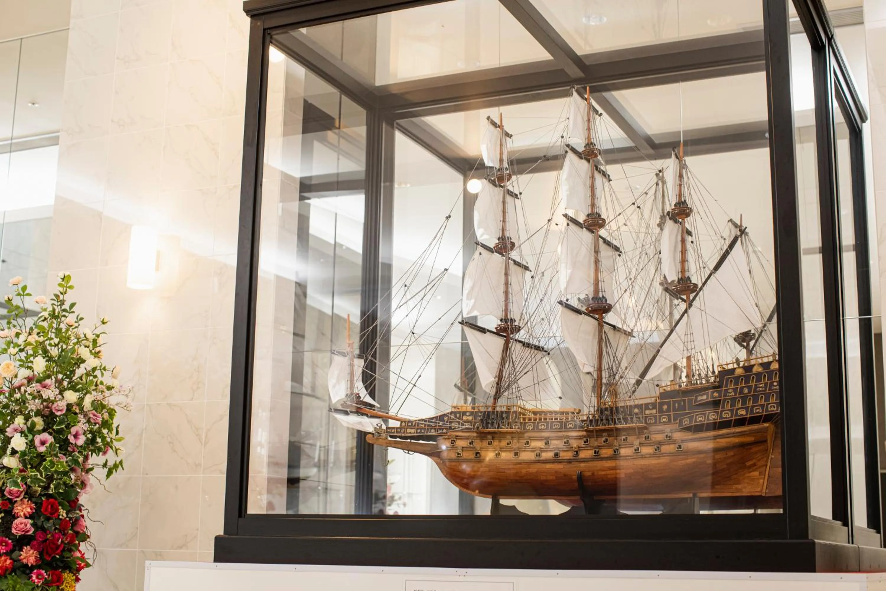 Decorative detail in Samson Hotel