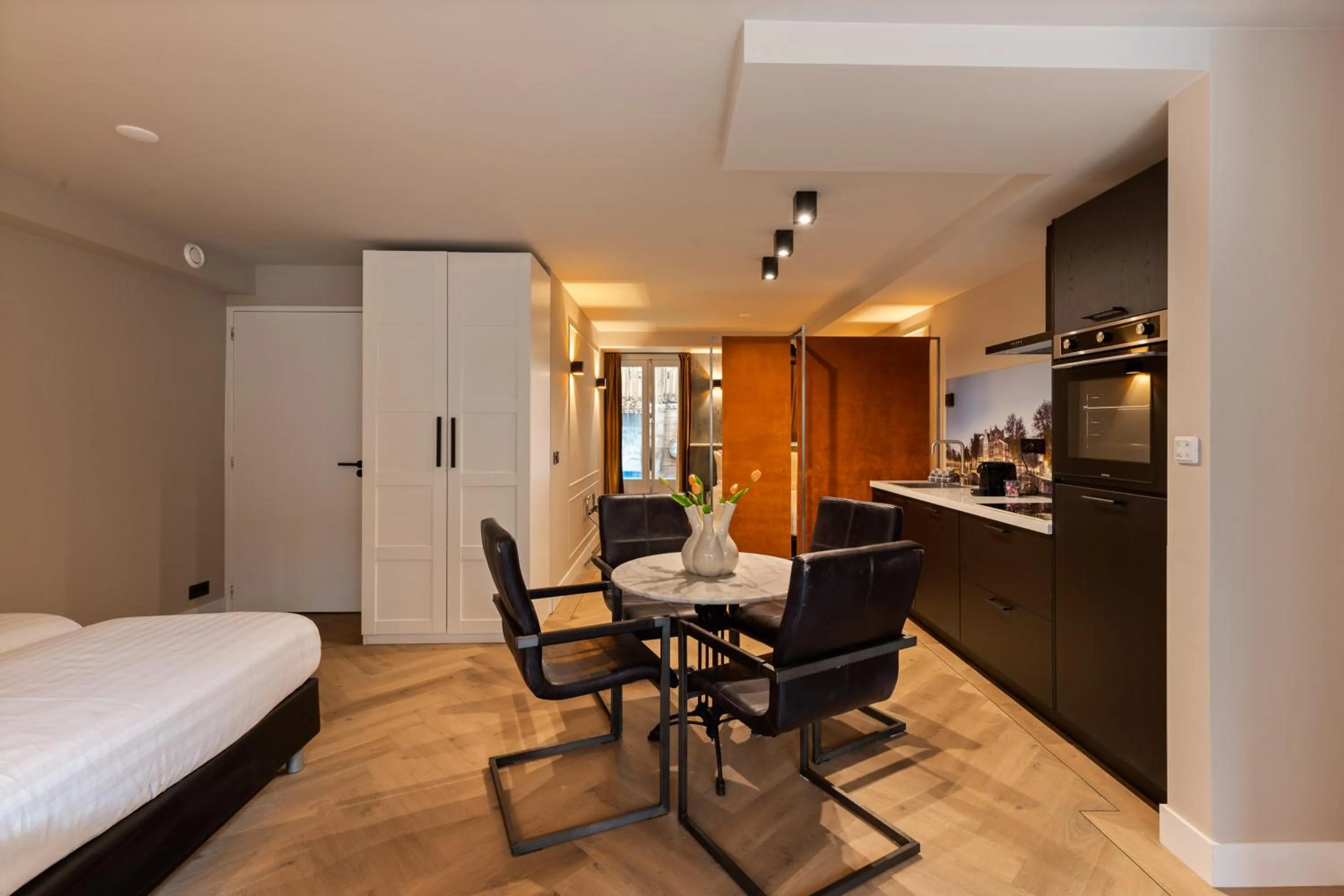 Bed in Midtown Hotel Royal Room