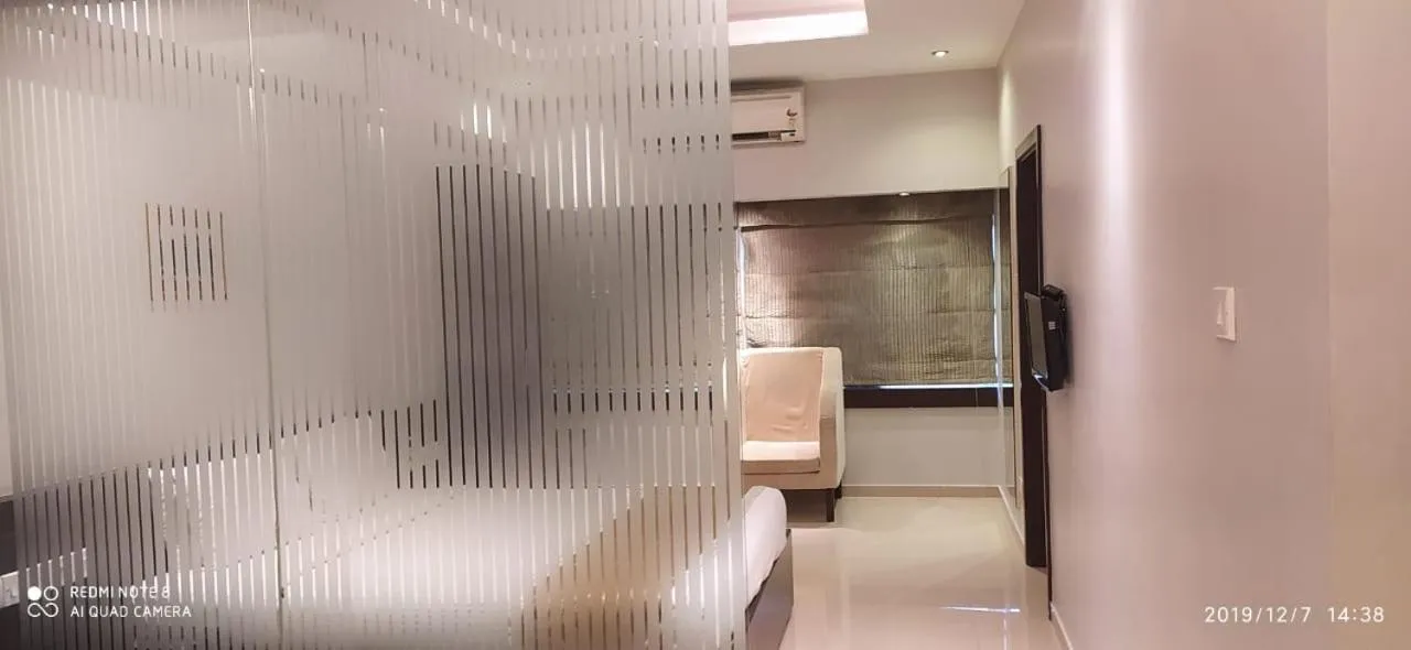 Photo of the whole room in The Curzon Court