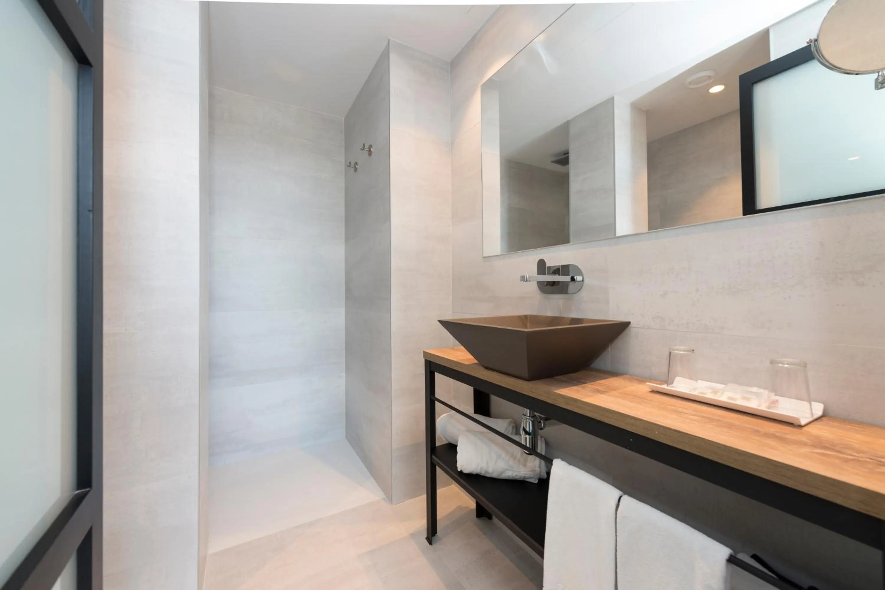 Bathroom in Kyrat Amarac Suites