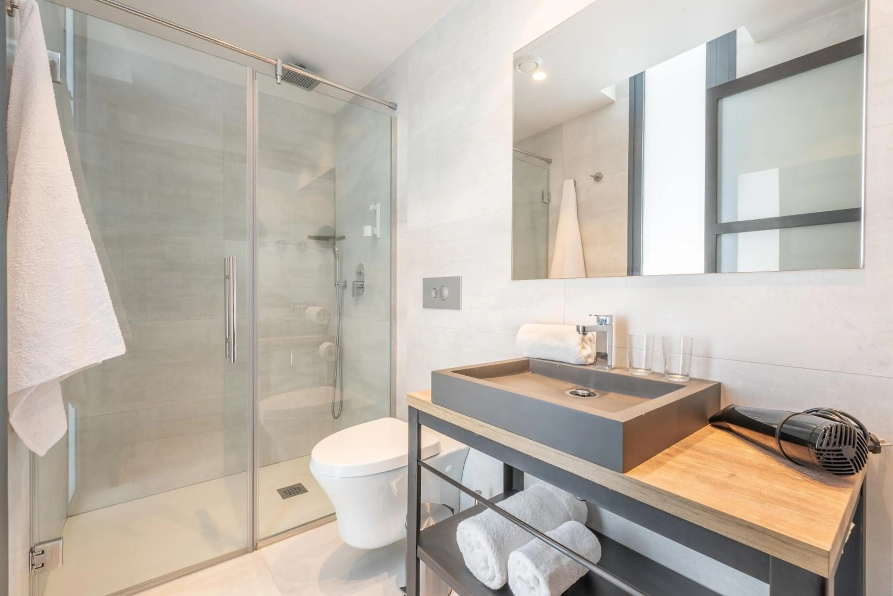 Bathroom in Kyrat Amarac Suites