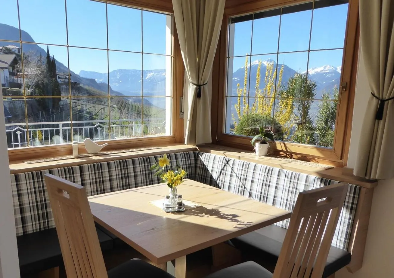 Dining area in Garni Nunnemairhof