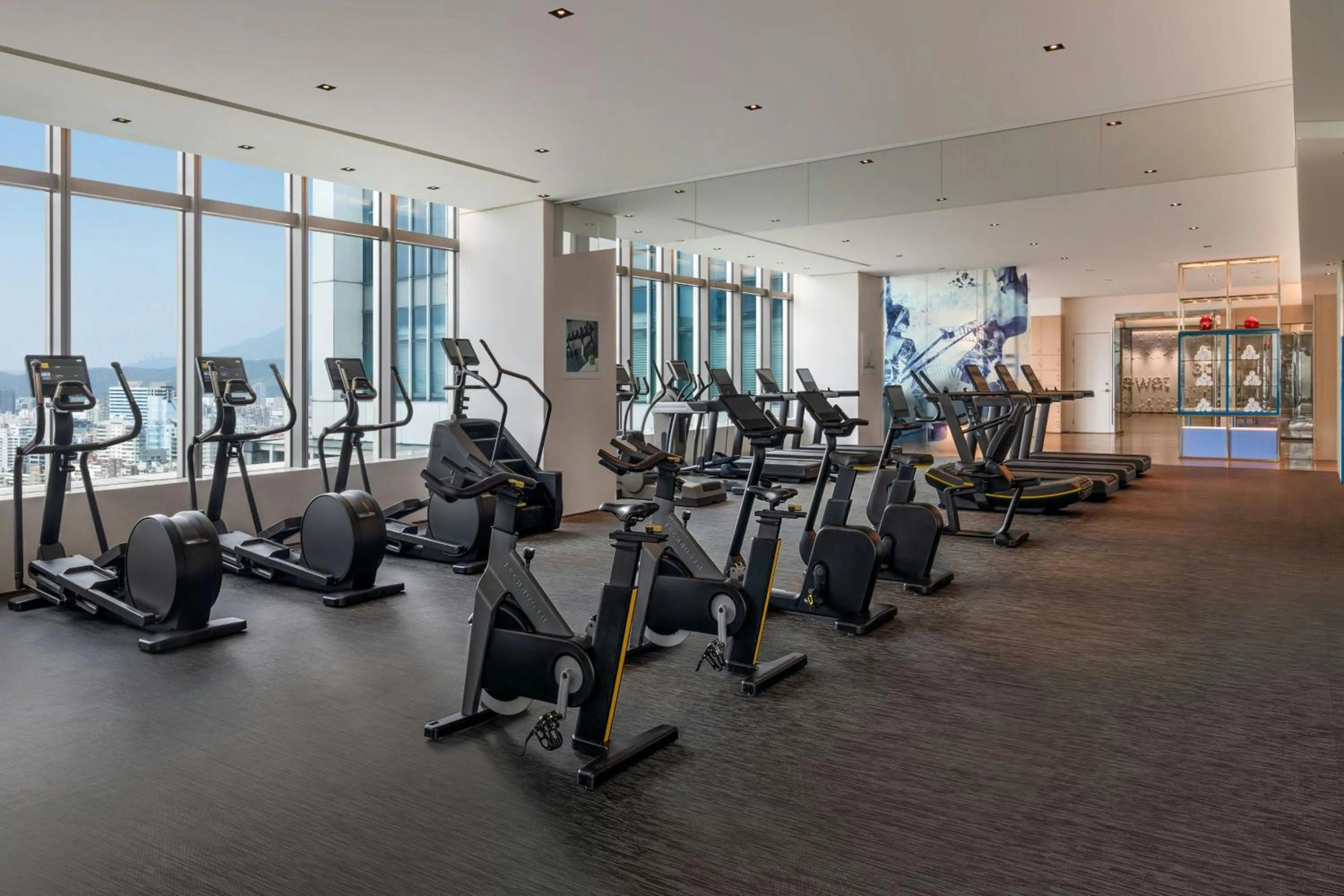 Fitness centre/facilities in W Taipei