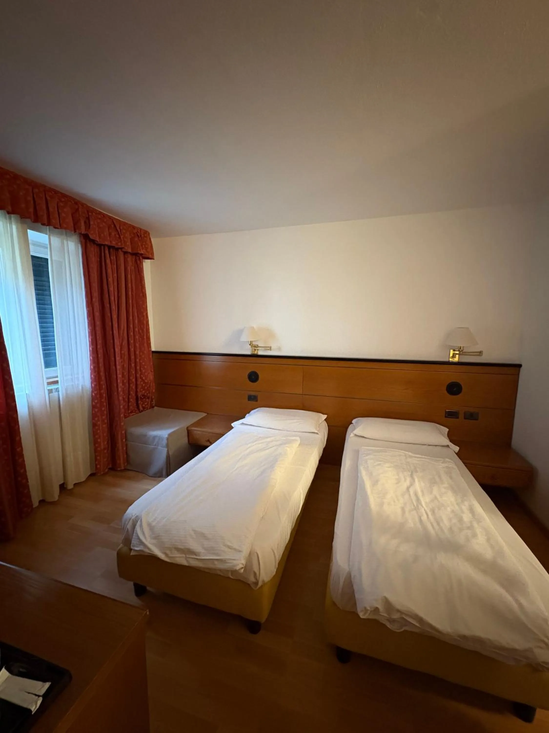 Bed in Albergo Aprica Garni
