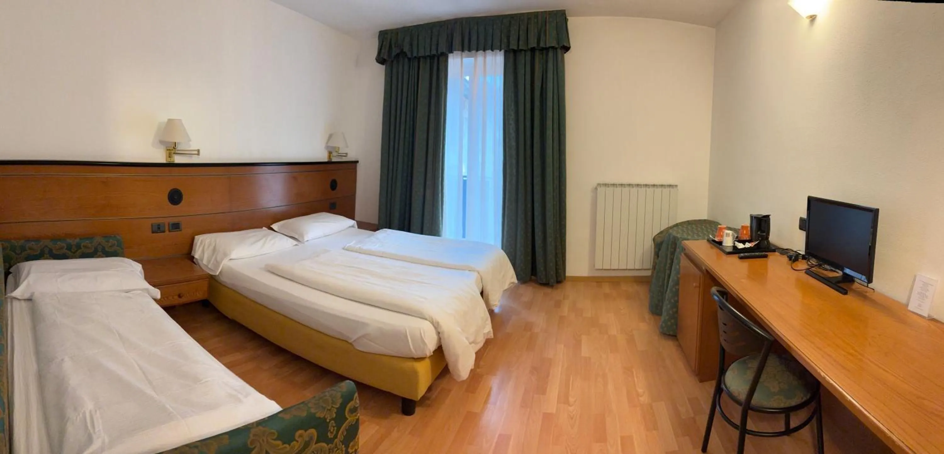 Bed in Albergo Aprica Garni