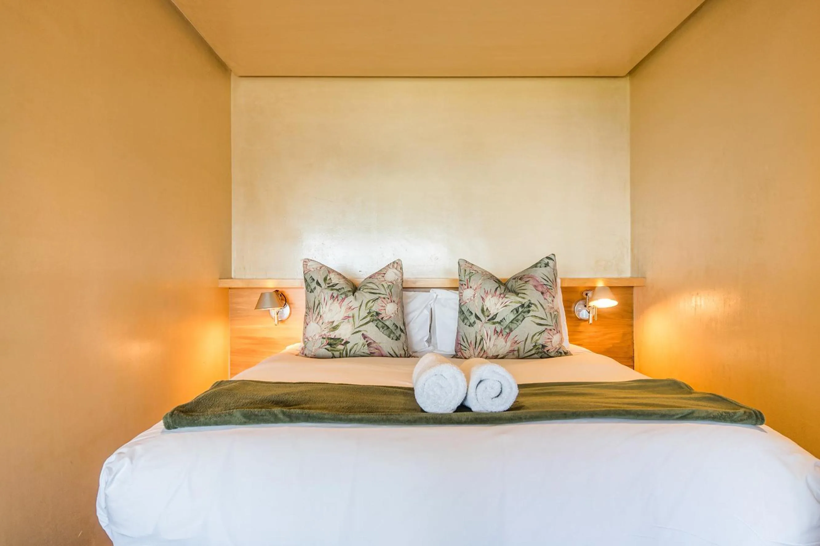 Bed in Glencoe 40