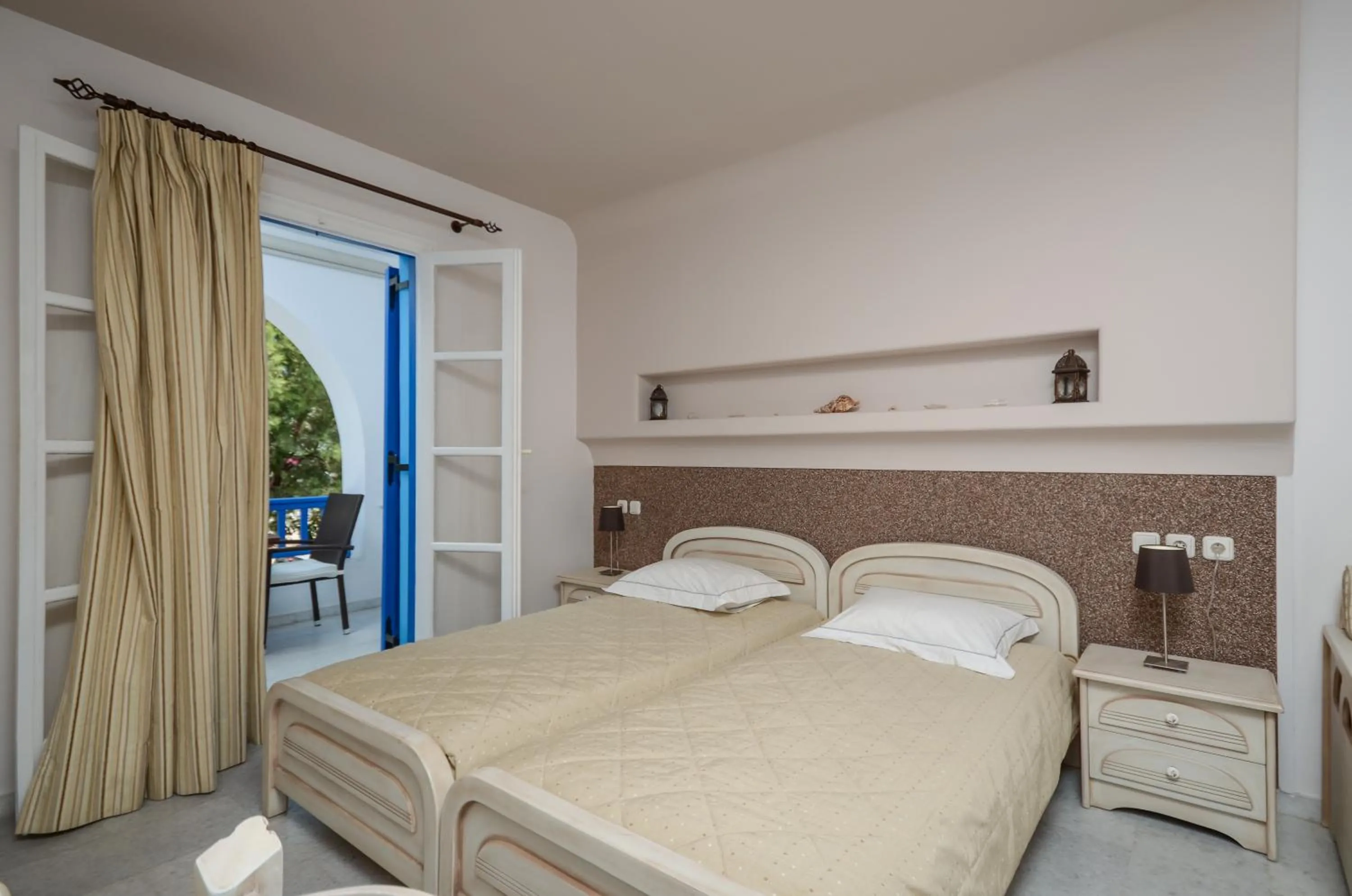 Antonia Studios