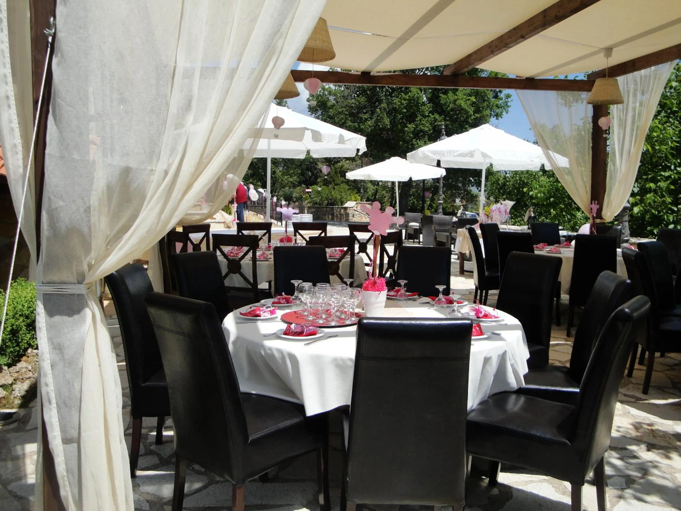 Restaurant/places to eat in Trikalon Muses Art Suites