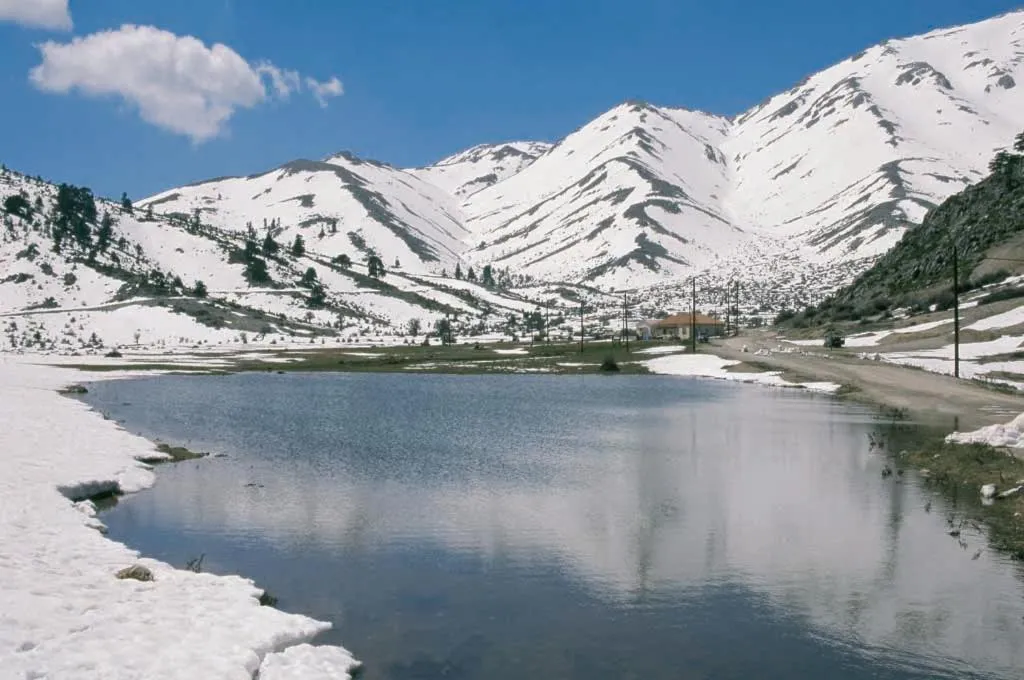 Mountain view in Trikalon Muses Art Suites