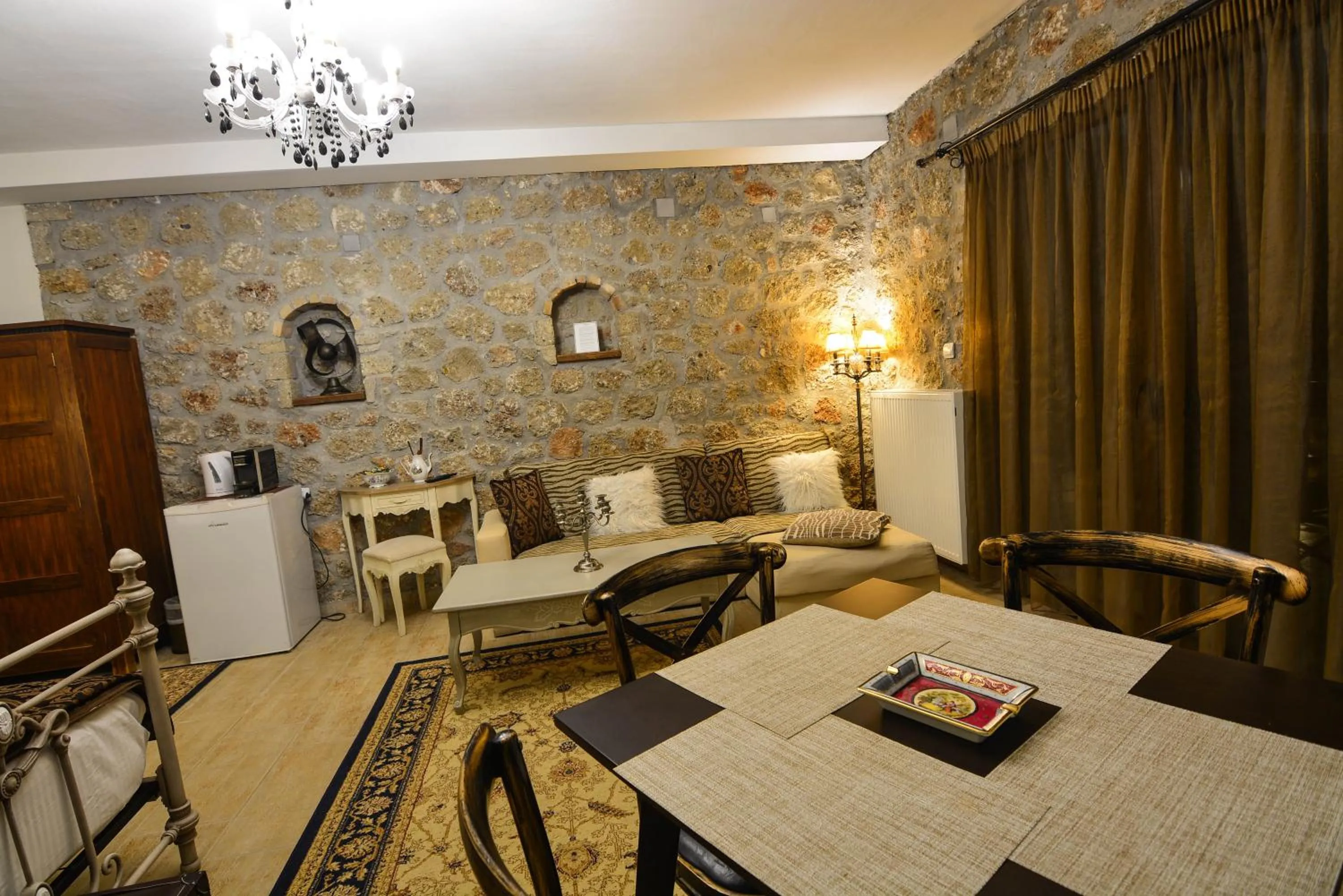 Seating area in Trikalon Muses Art Suites