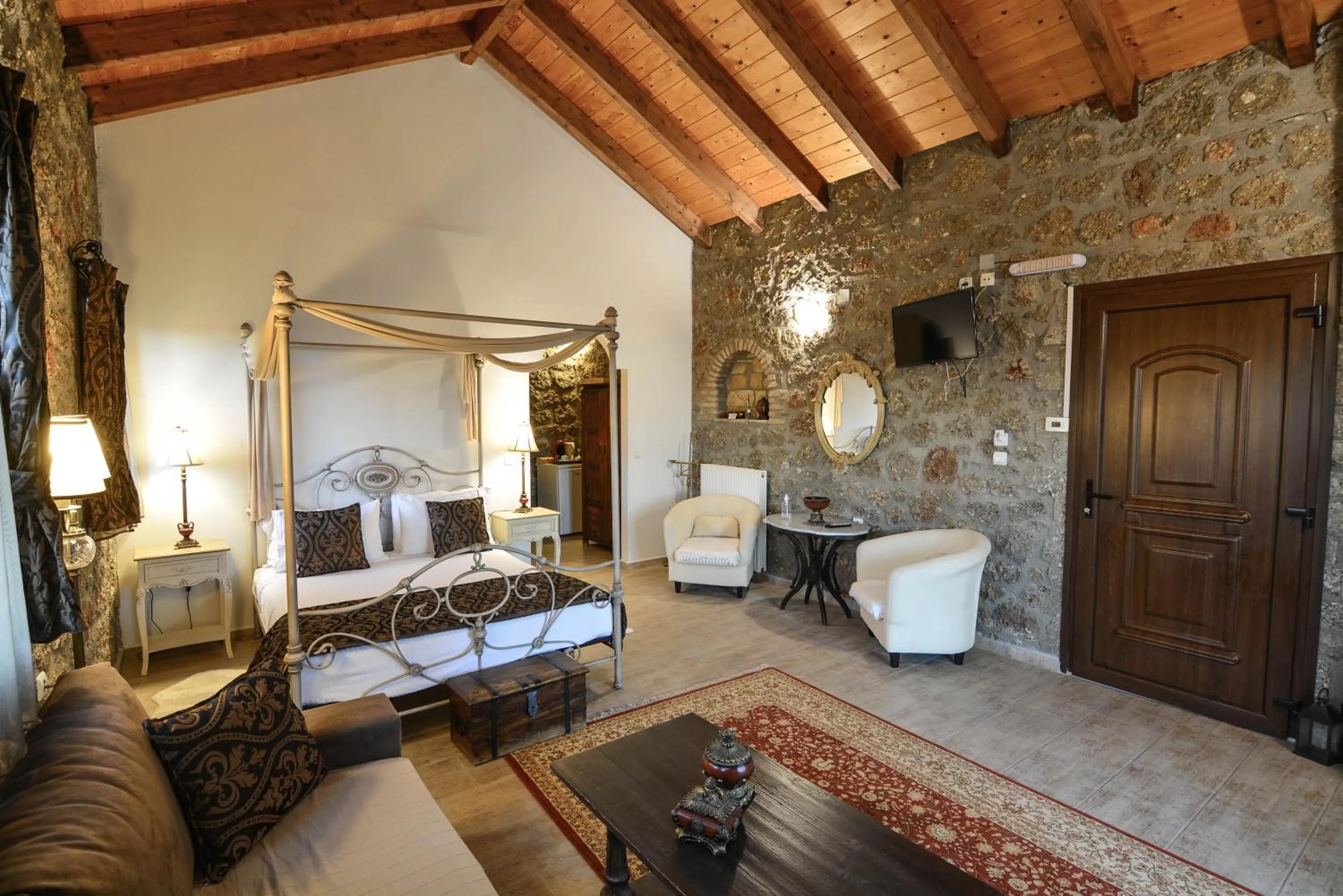 Bedroom, Bed in Trikalon Muses Art Suites