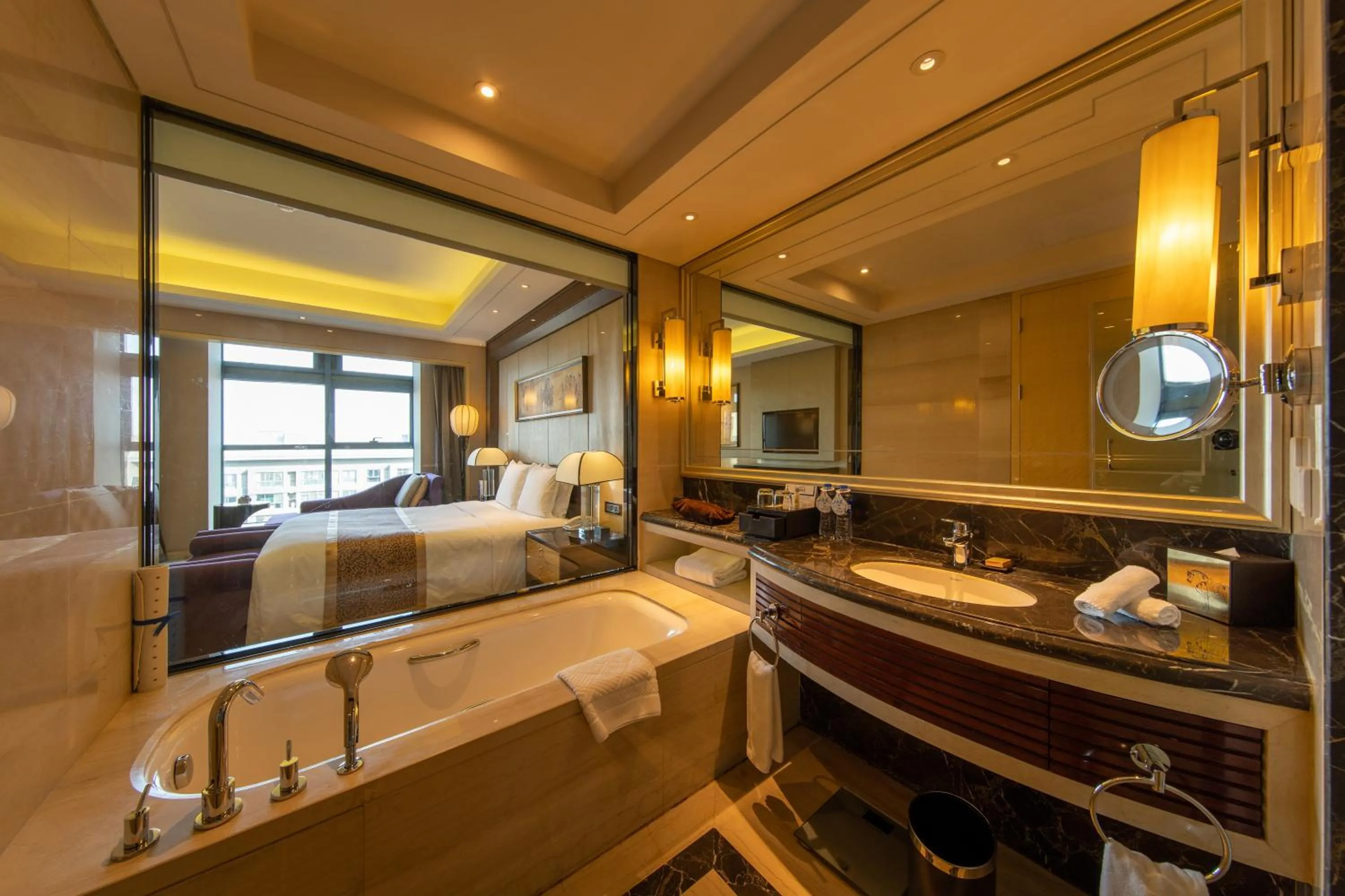 Toilet in Hilton Xi'an