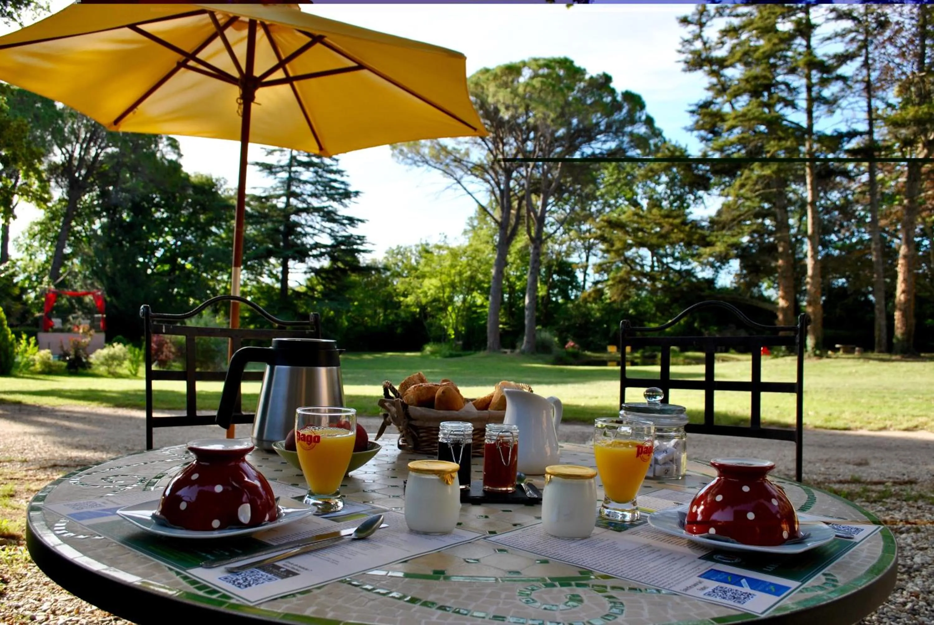 Patio in Domaine de Bellevue CHAMBRE D'HÔTES