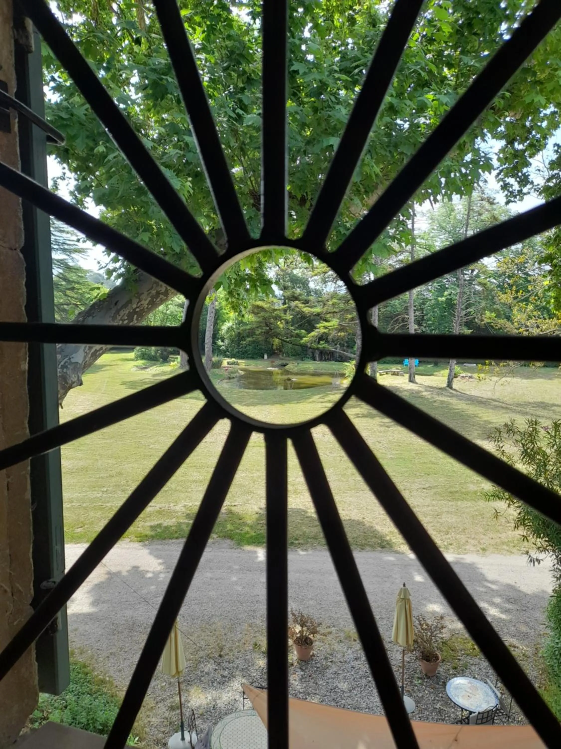 Garden view in Domaine de Bellevue CHAMBRE D'HÔTES