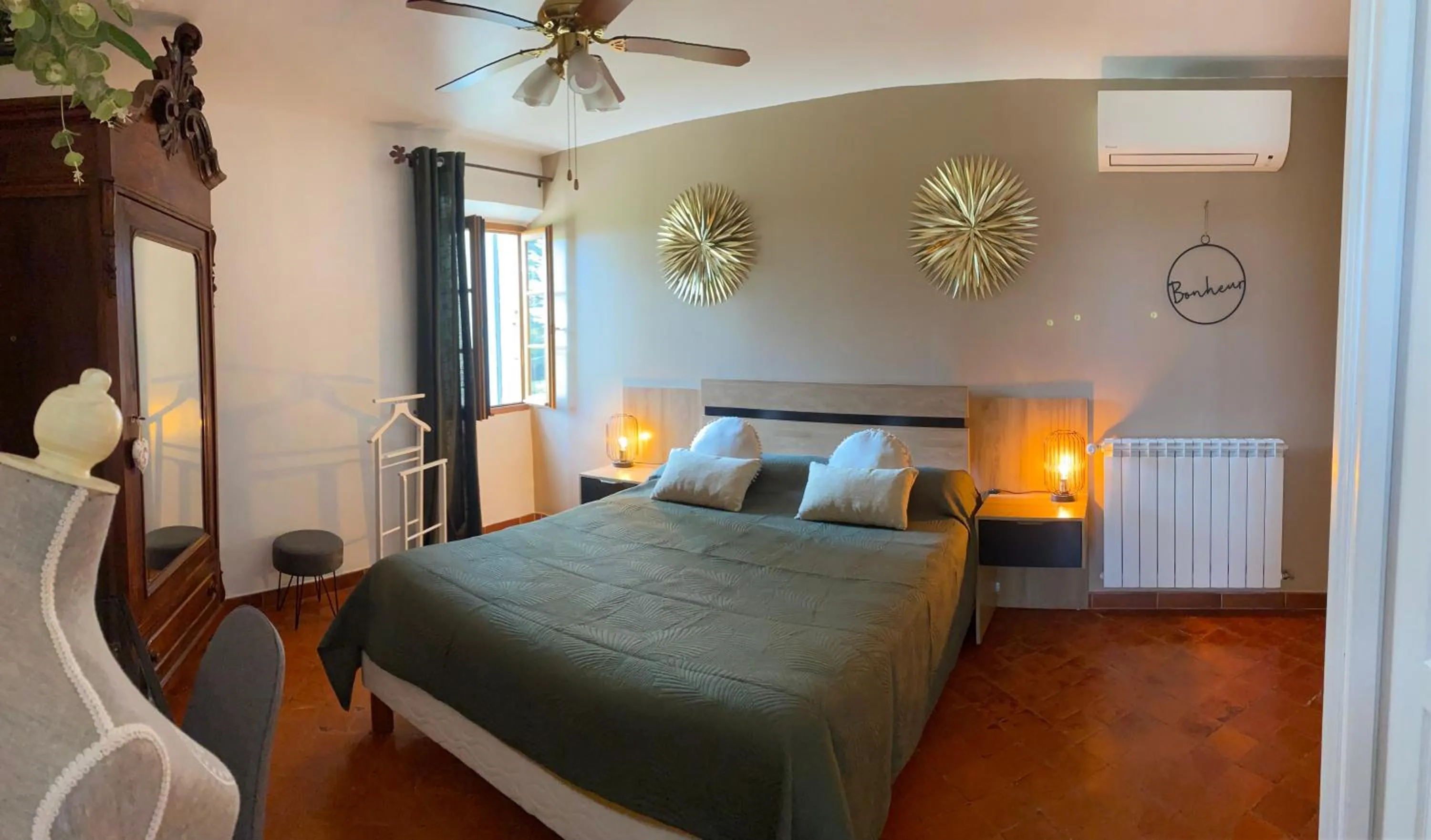 Bedroom in Domaine de Bellevue CHAMBRE D'HÔTES