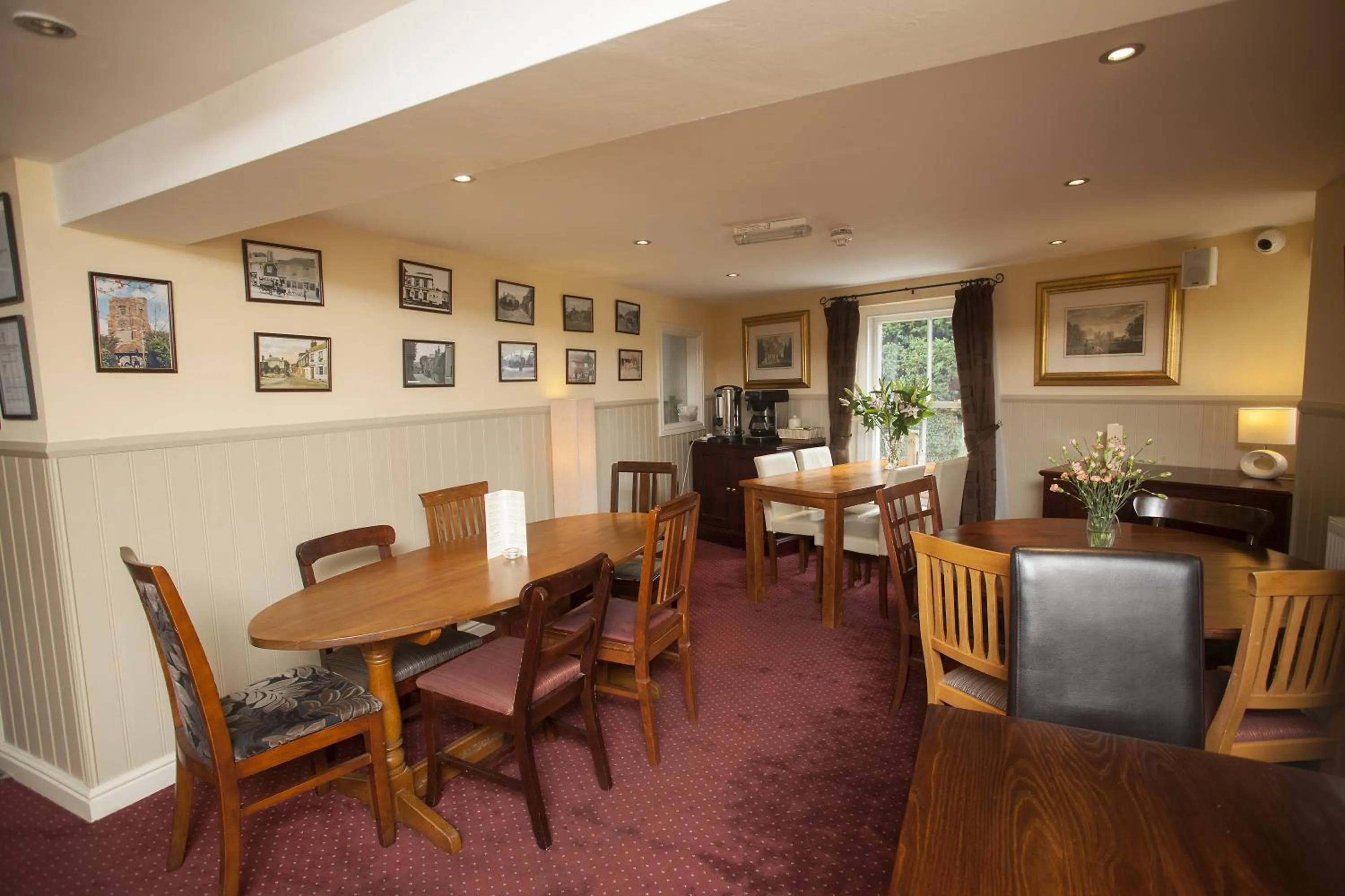 Communal lounge/ TV room in The Five Bells