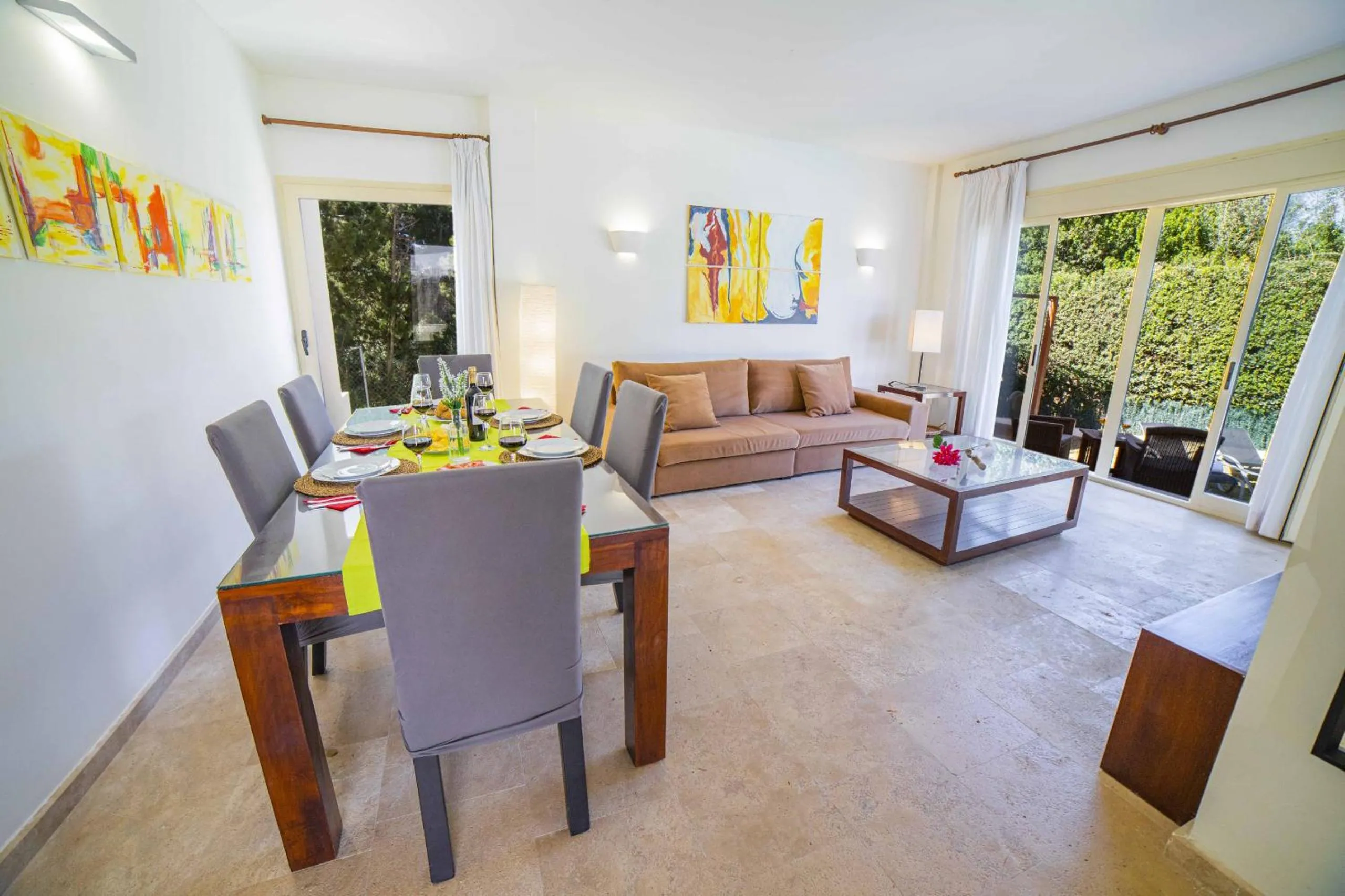 Communal lounge/ TV room in Villa Bonaire Sky / Villa Carmen