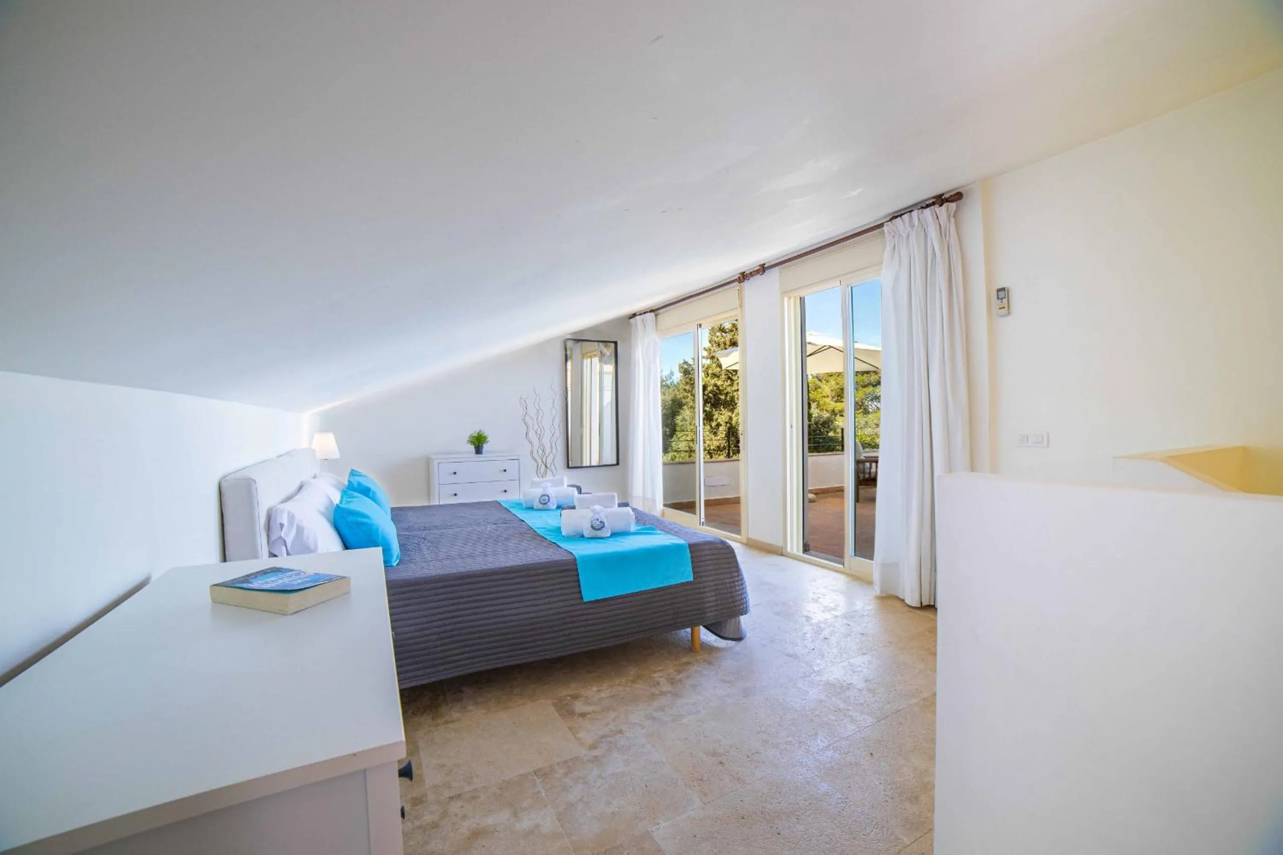 Bed in Villa Bonaire Sky / Villa Carmen