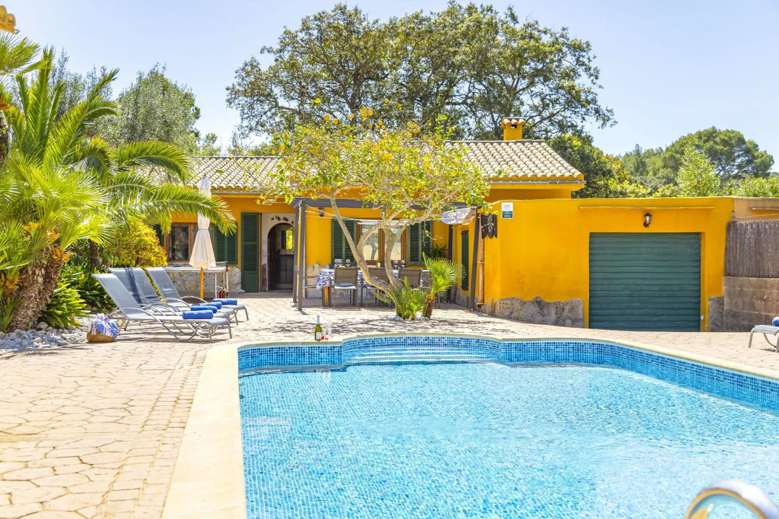 Property building in Villa El Mal Pas / Can Seguinet