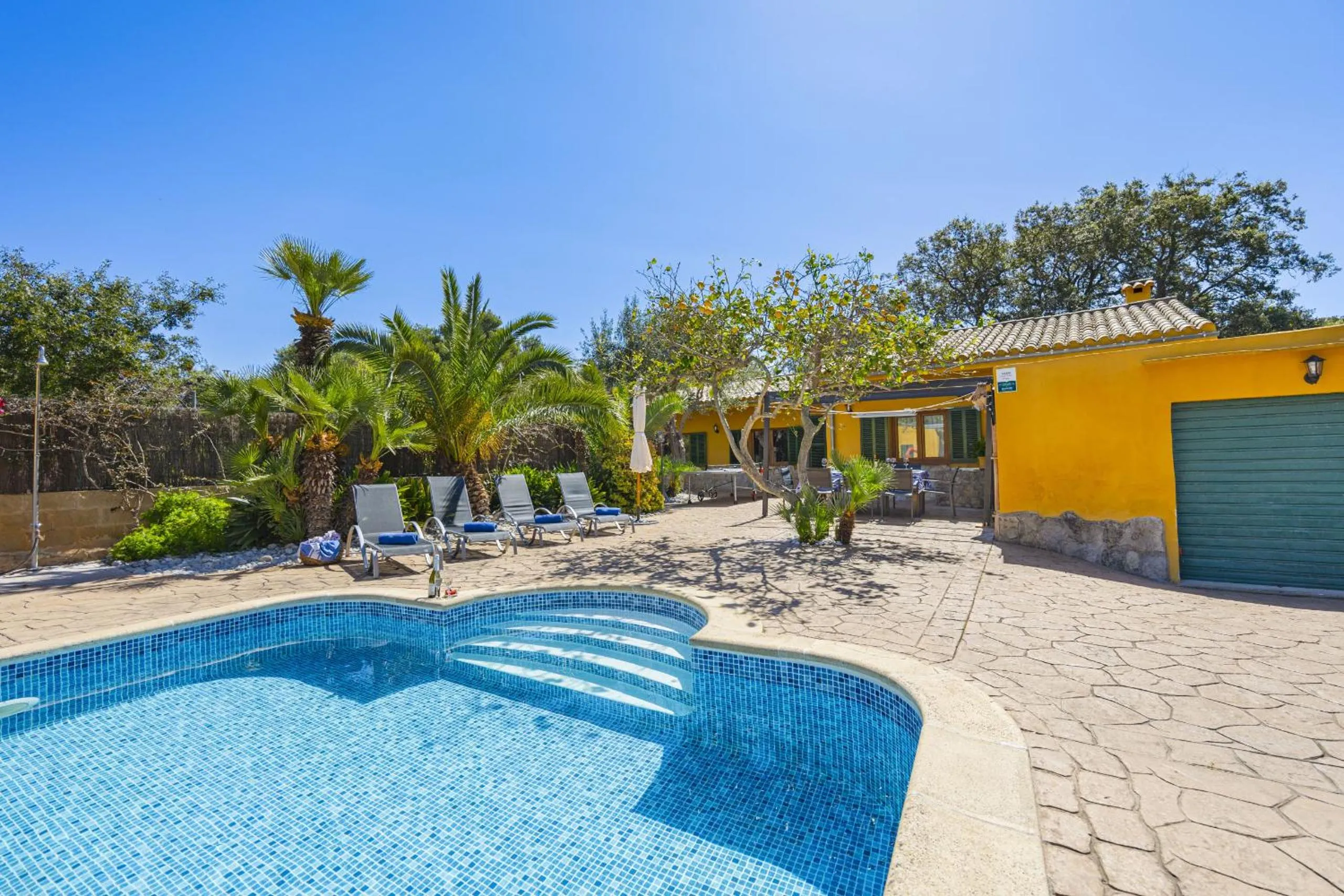 Swimming pool in Villa El Mal Pas / Can Seguinet