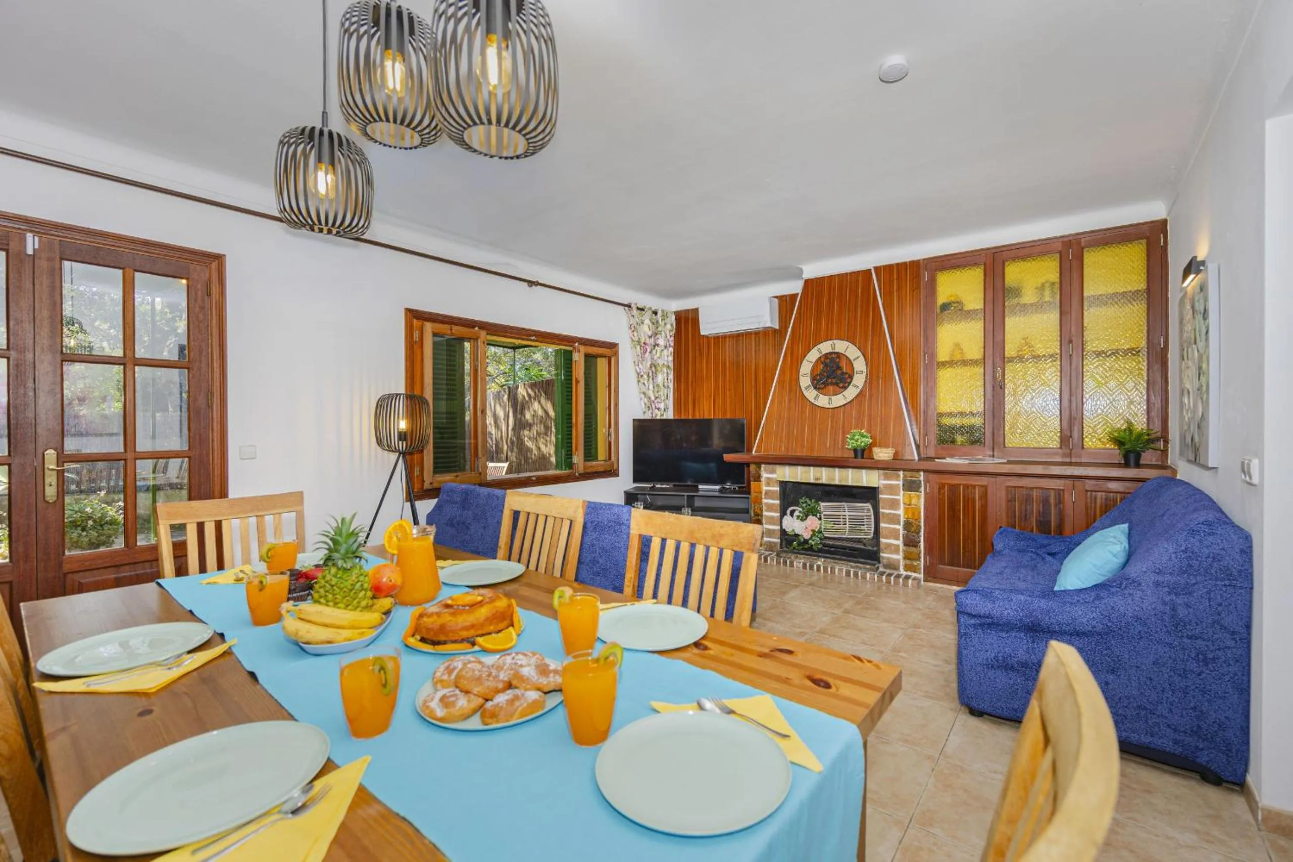 Communal lounge/ TV room in Villa El Mal Pas / Can Seguinet