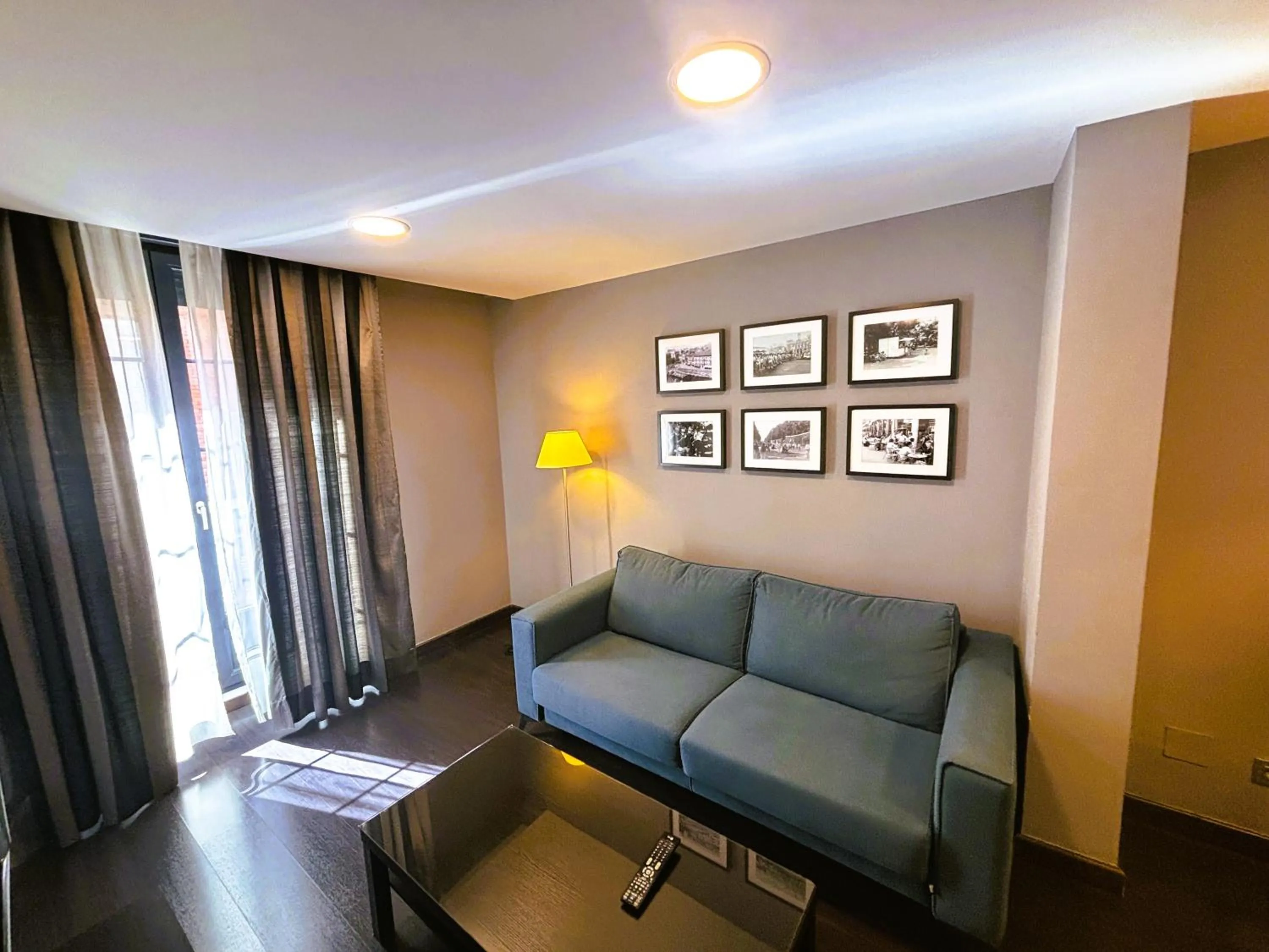 Property building in Apartamentos Boutique Catedral