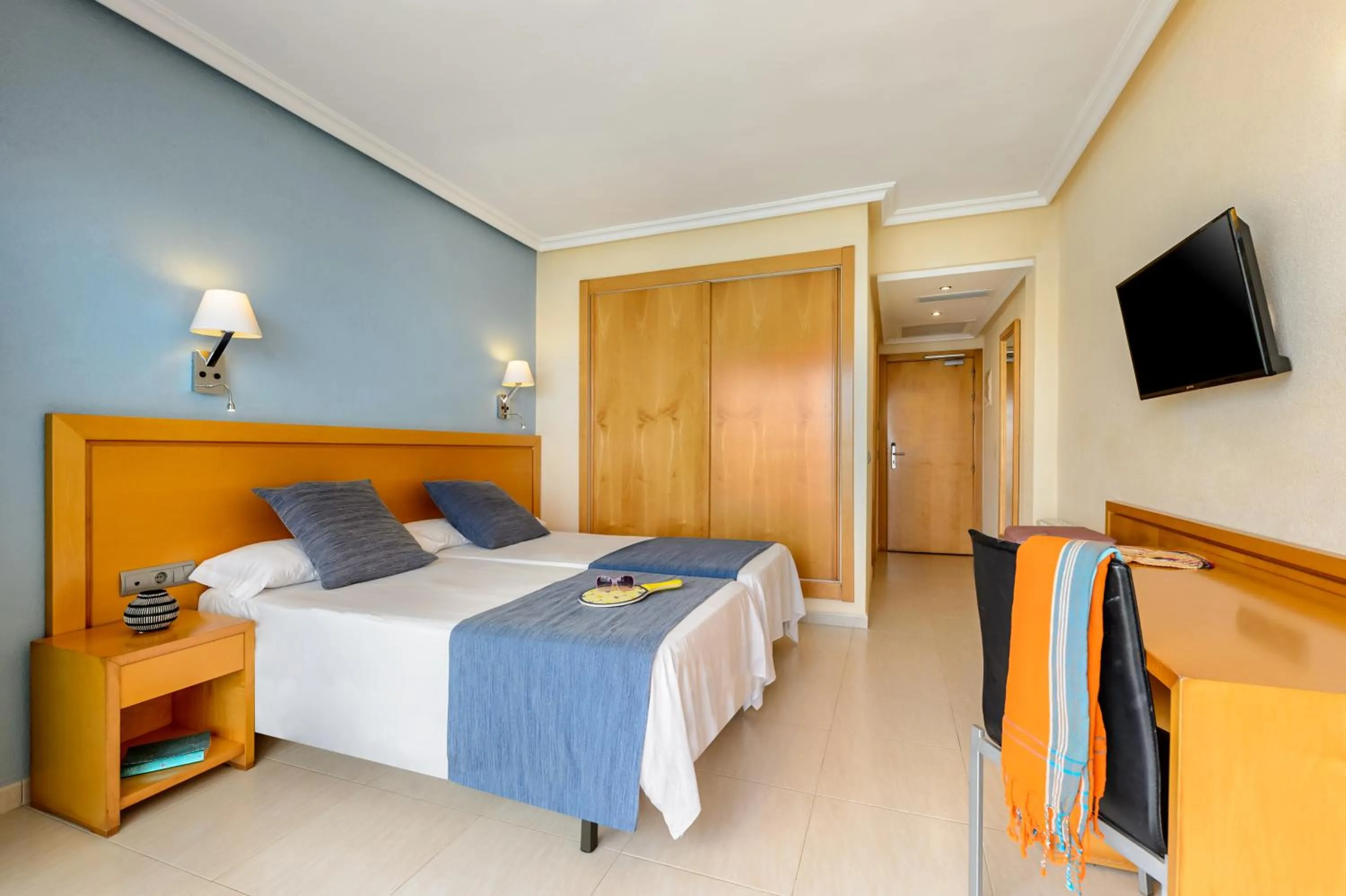 Photo of the whole room, Bed in Hotel Vibra s'Estanyol