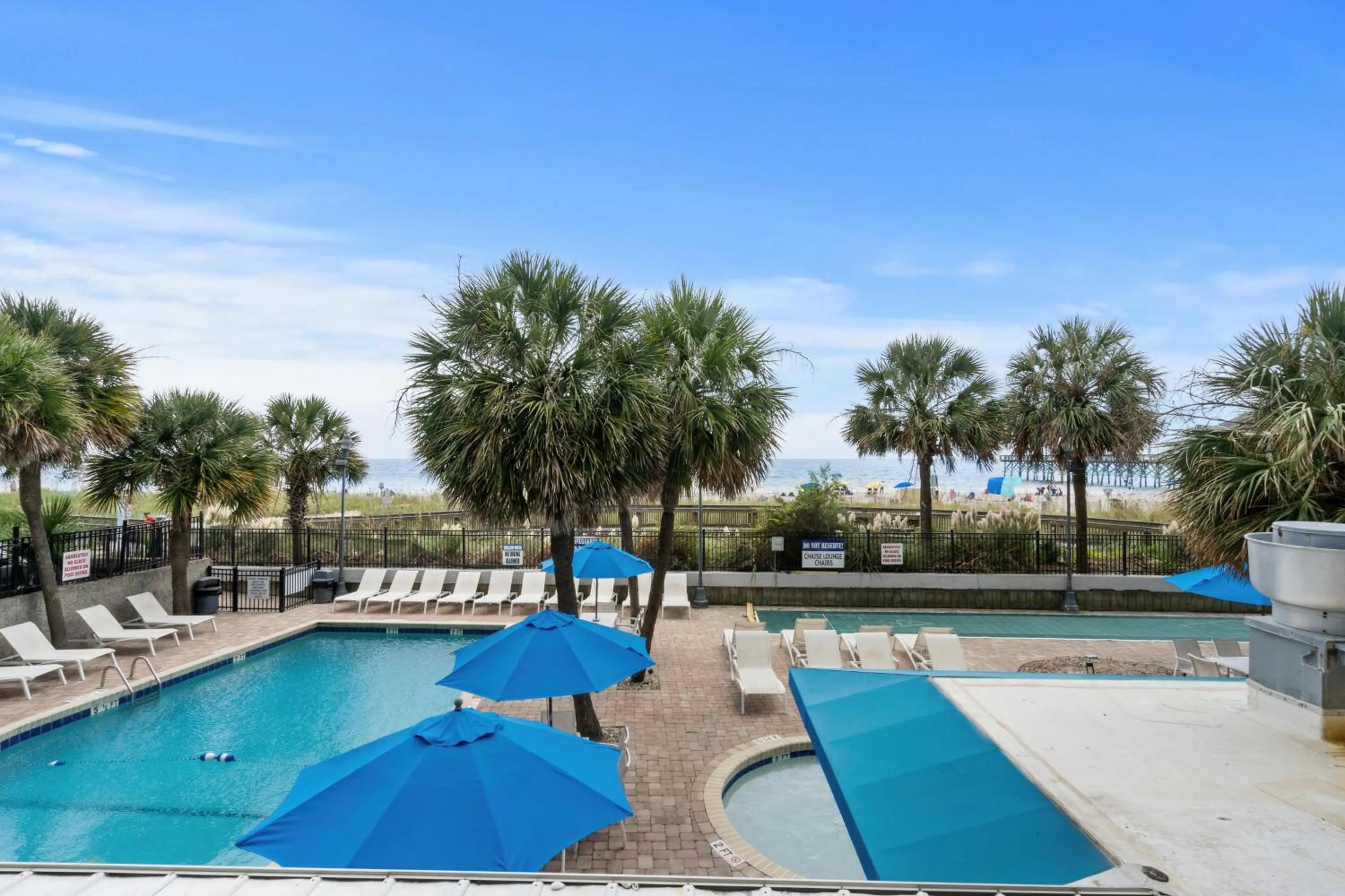 Pool view in Yachtsman Oceanfront Resort