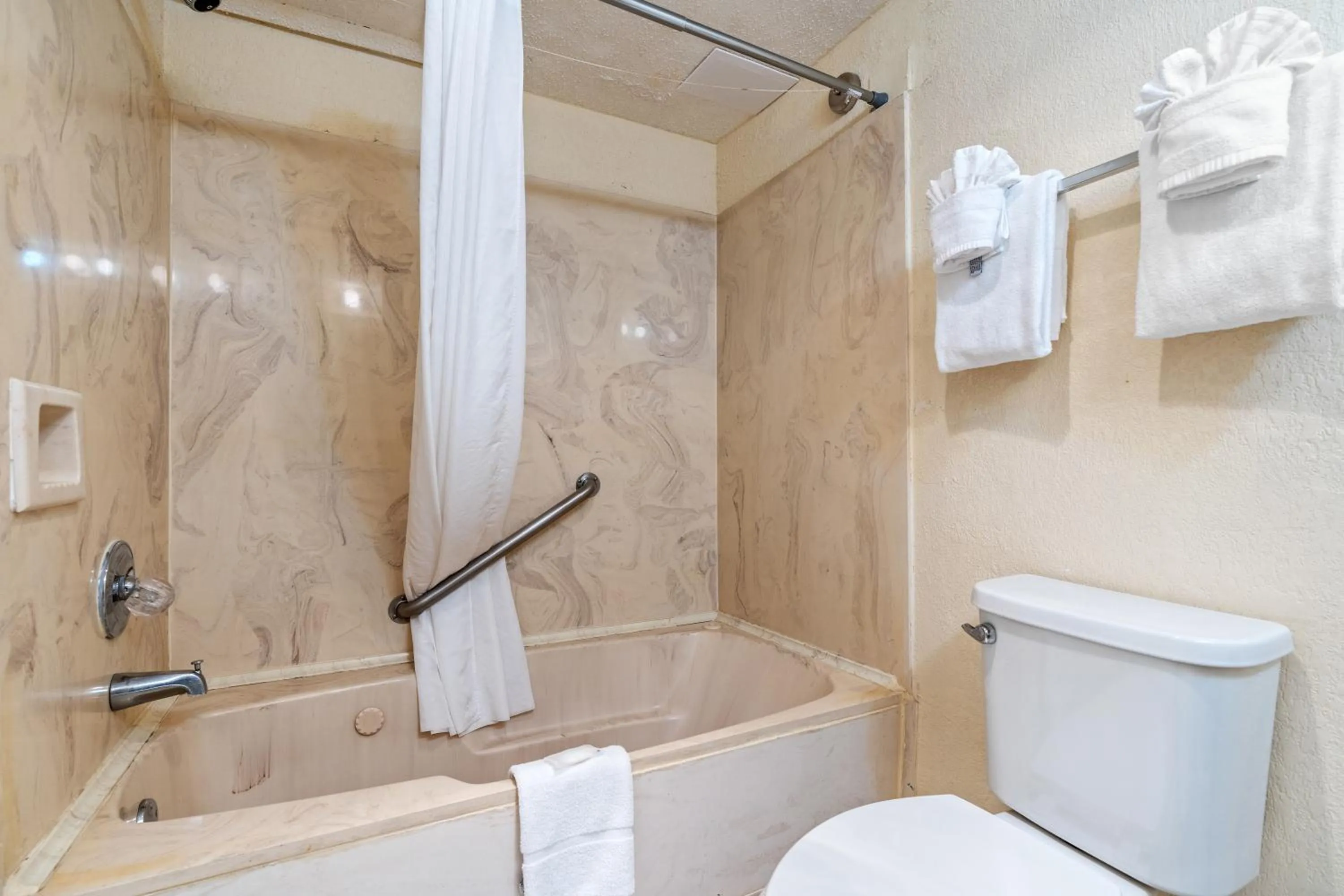 Yachtsman Oceanfront Resort