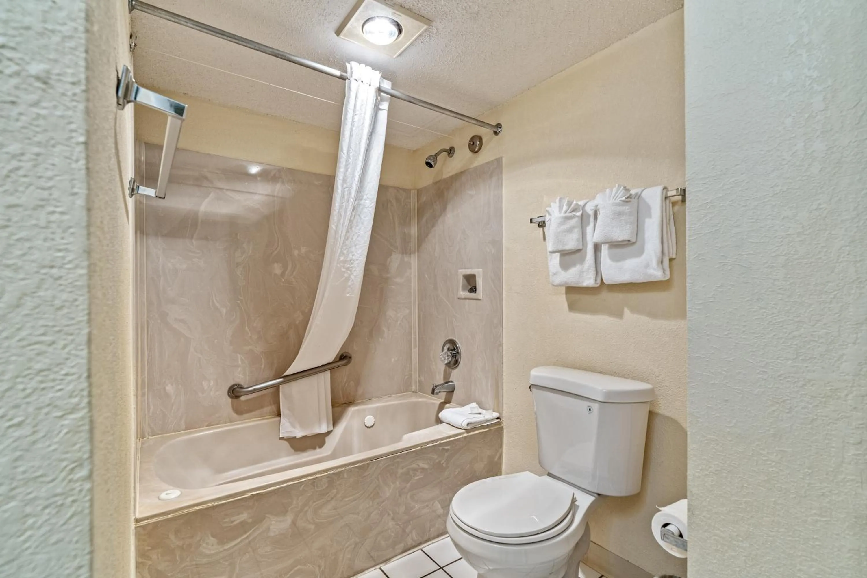 Yachtsman Oceanfront Resort