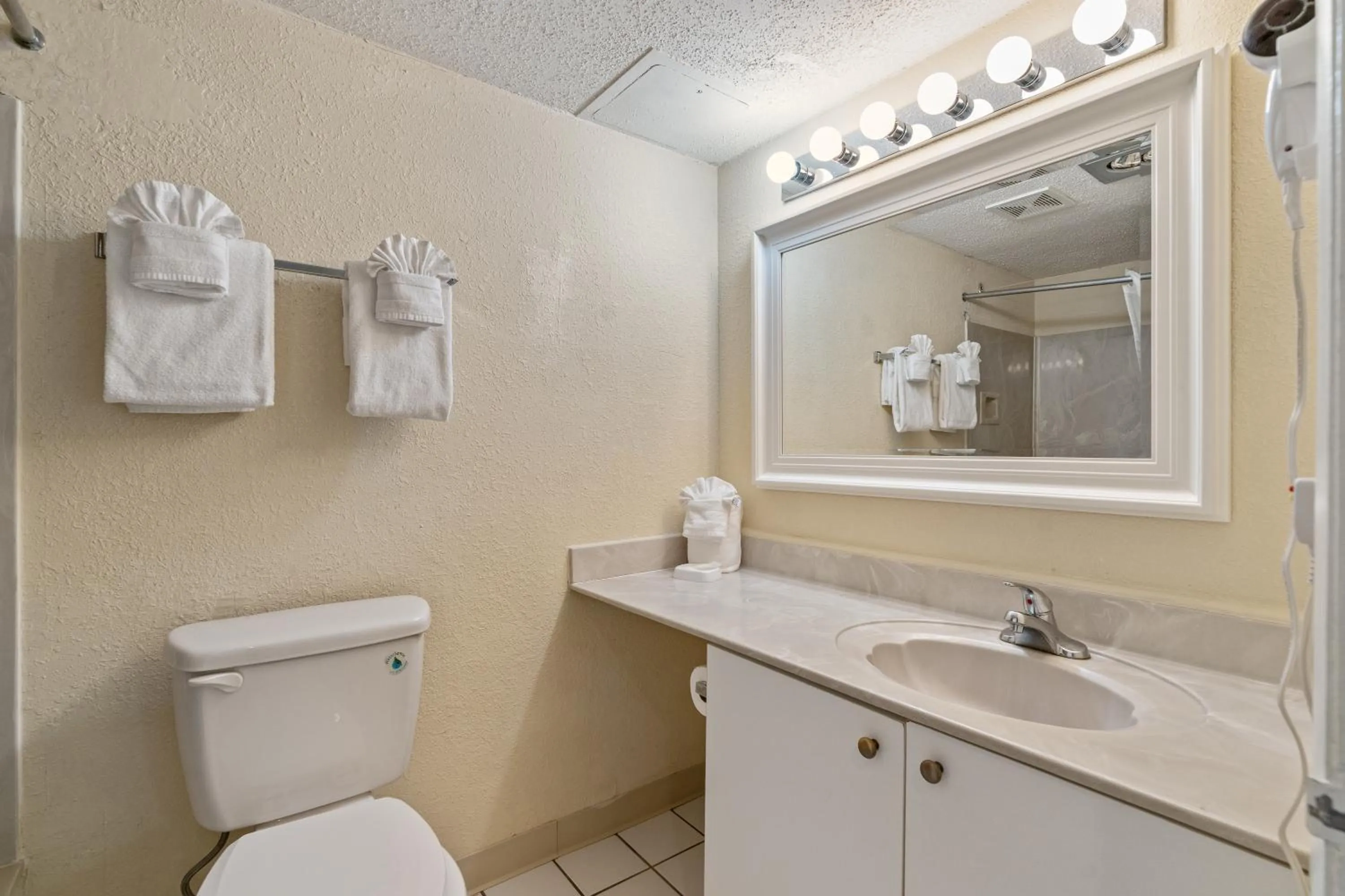 Yachtsman Oceanfront Resort