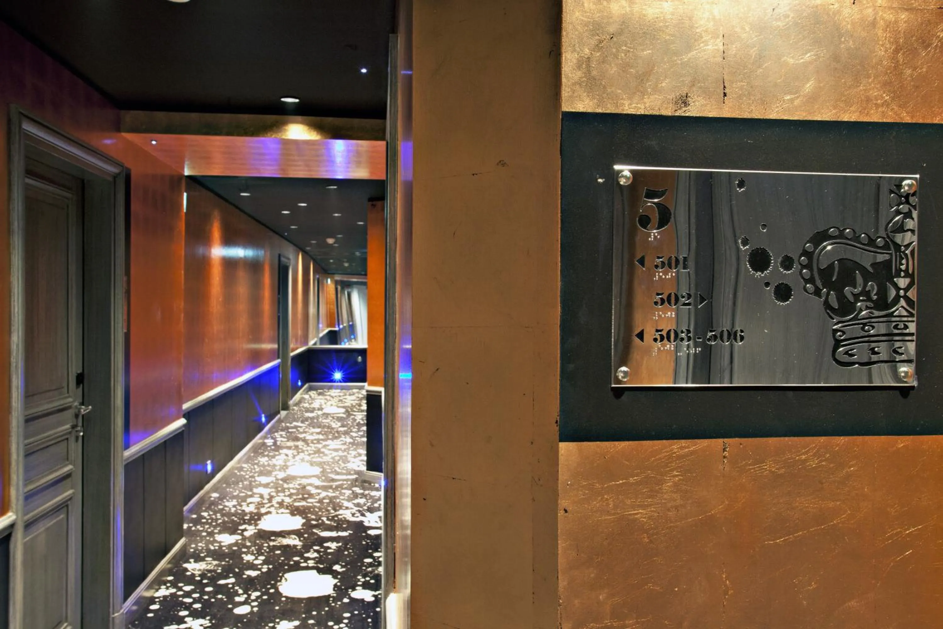 Decorative detail in Maison Albar- Le Champs-Elysées