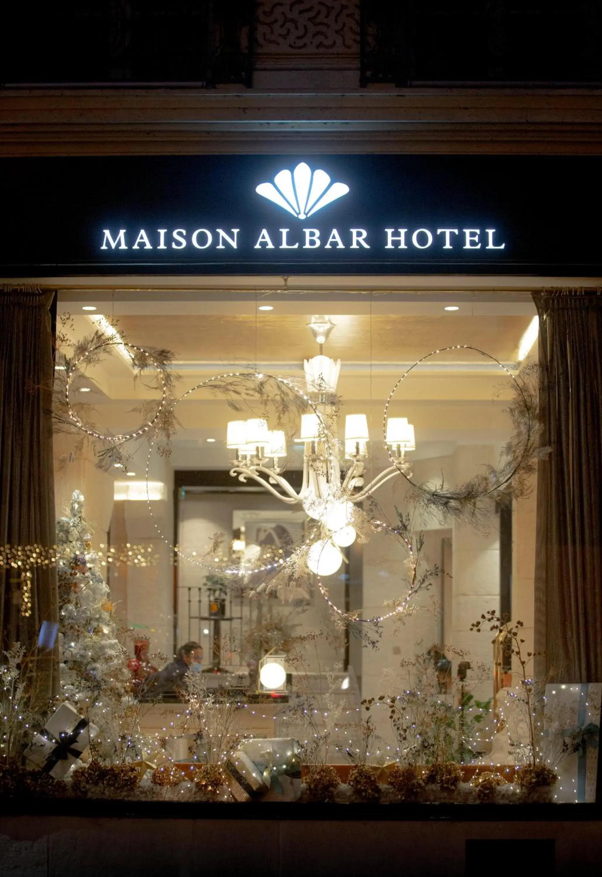 Facade/entrance in Maison Albar- Le Champs-Elysées Facade/entrance in Maison Albar- Le Champs-Elysées