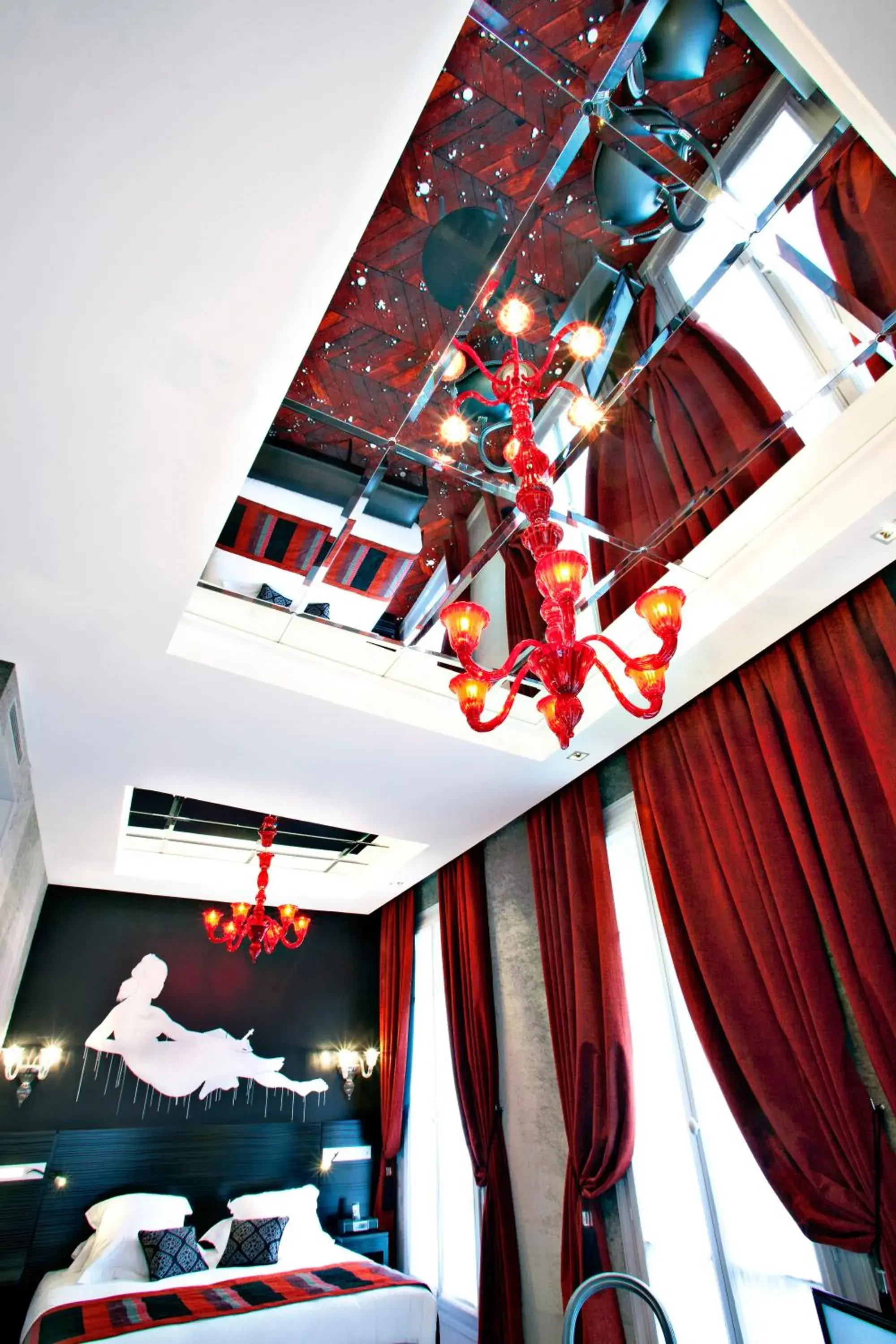 Photo of the whole room in Maison Albar- Le Champs-Elysées Photo of the whole room in Maison Albar- Le Champs-Elysées